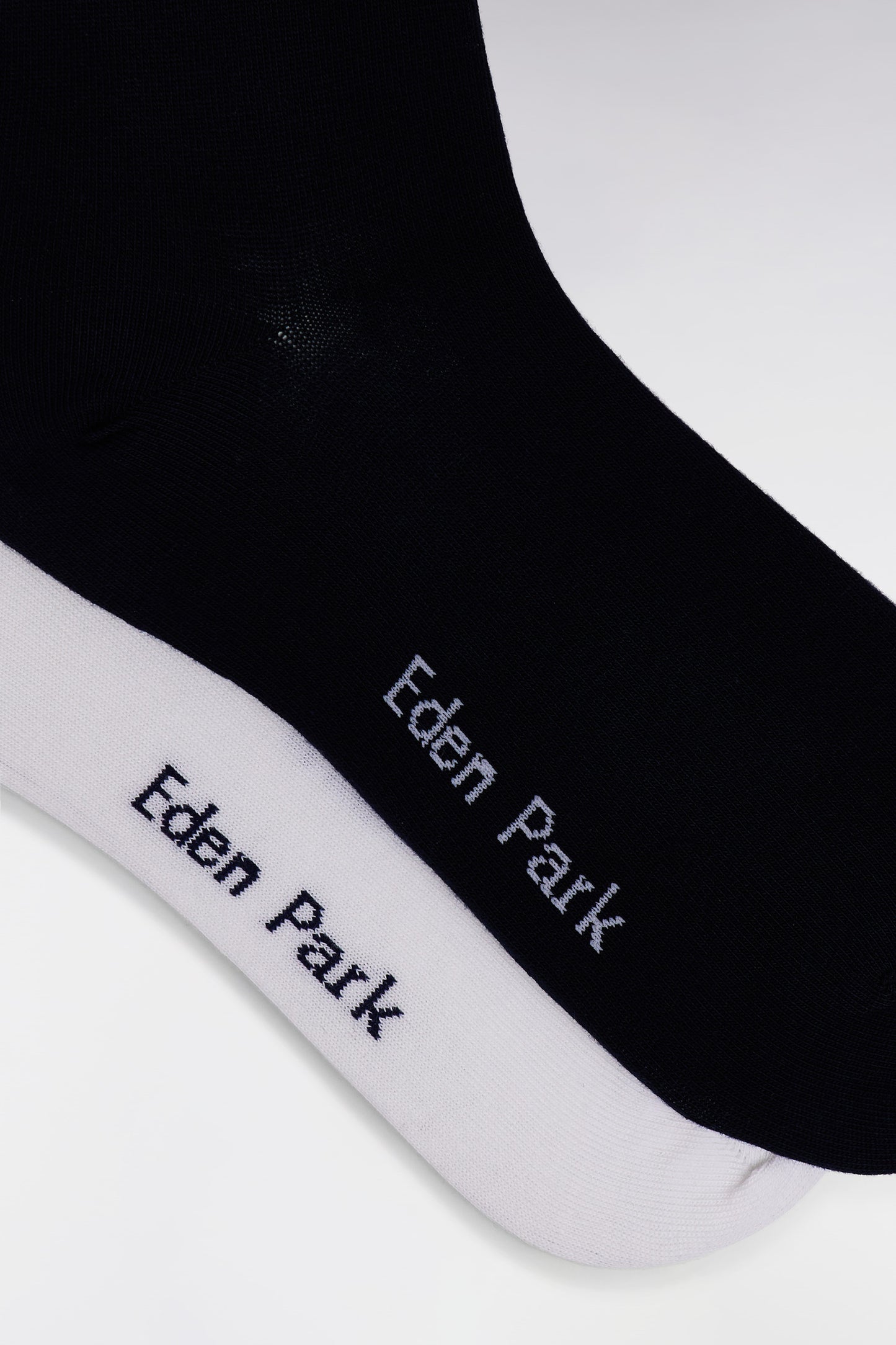 Pack of 2 pairs of white and navy stretch cotton blend socks