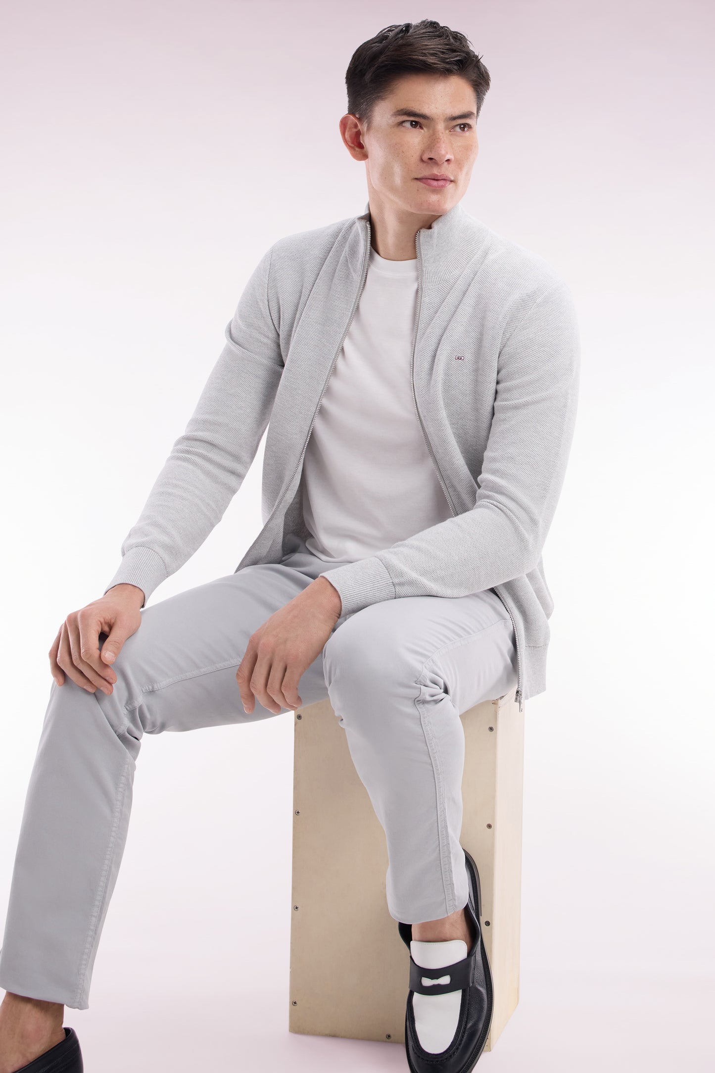 Grey straight-cut stretch cotton pleat-free chinos
