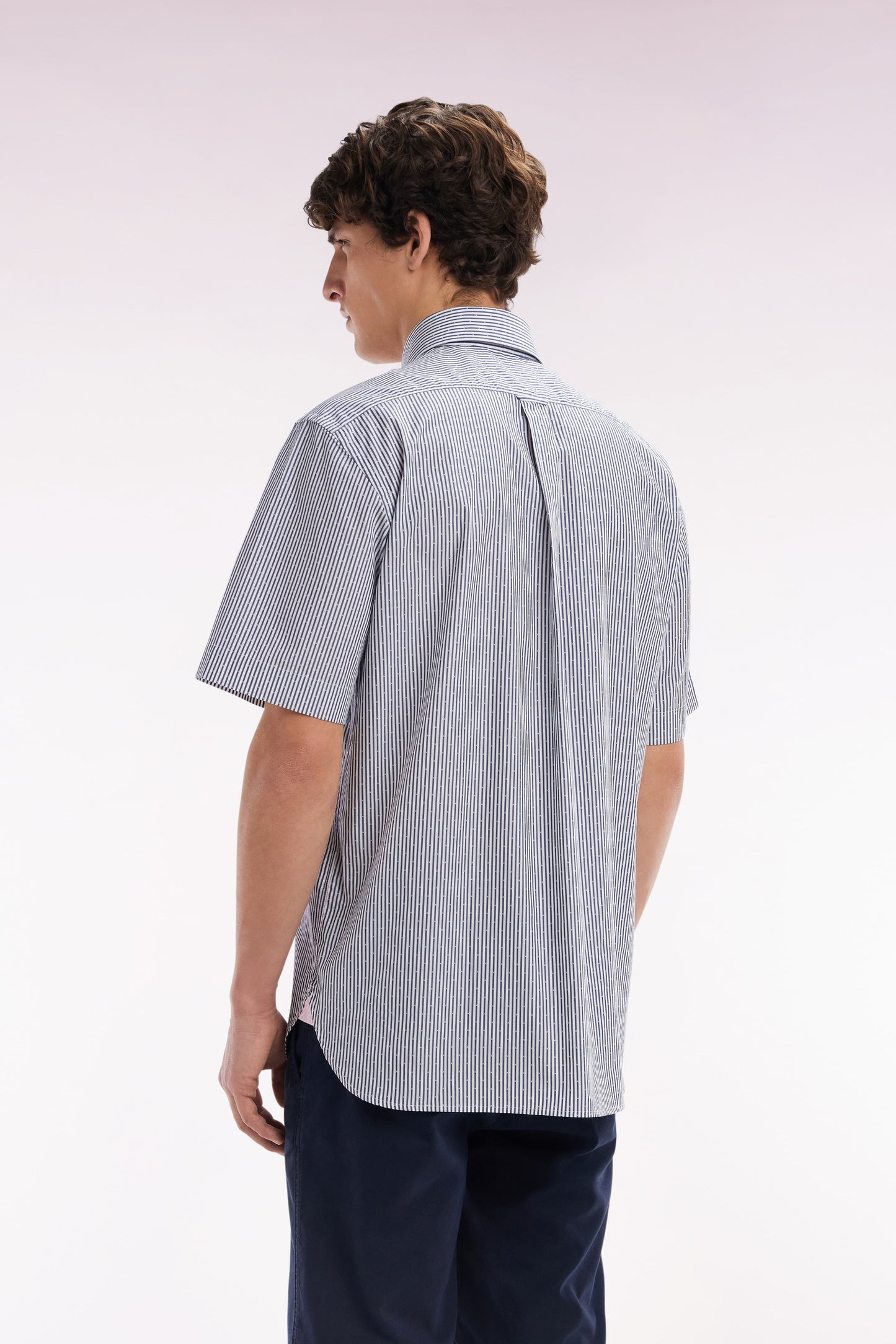 Straight short-sleeved shirt in dark blue striped jacquard