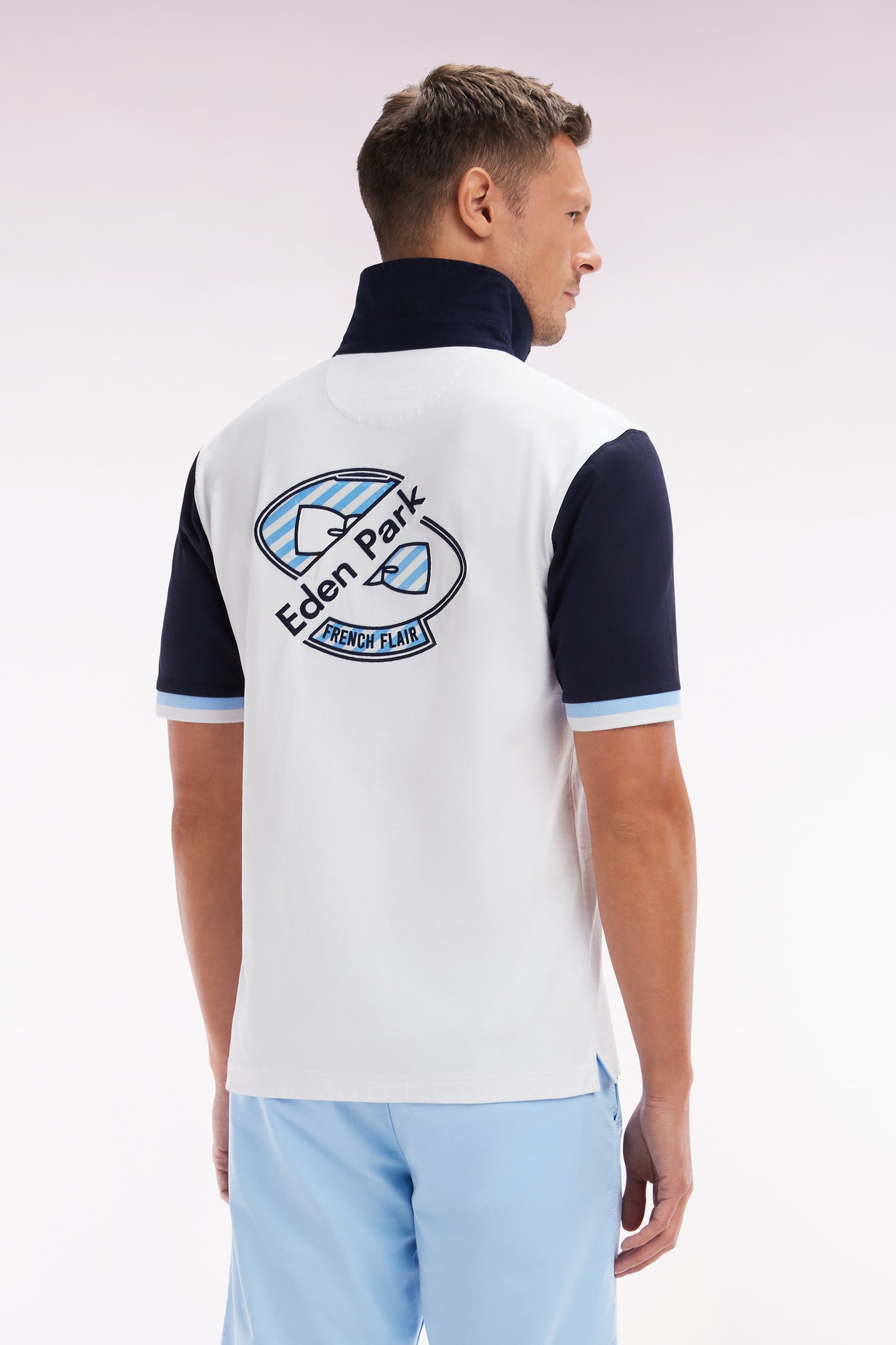 Straight-cut short-sleeved rugby shirt in navy and white cotton with back embroidery