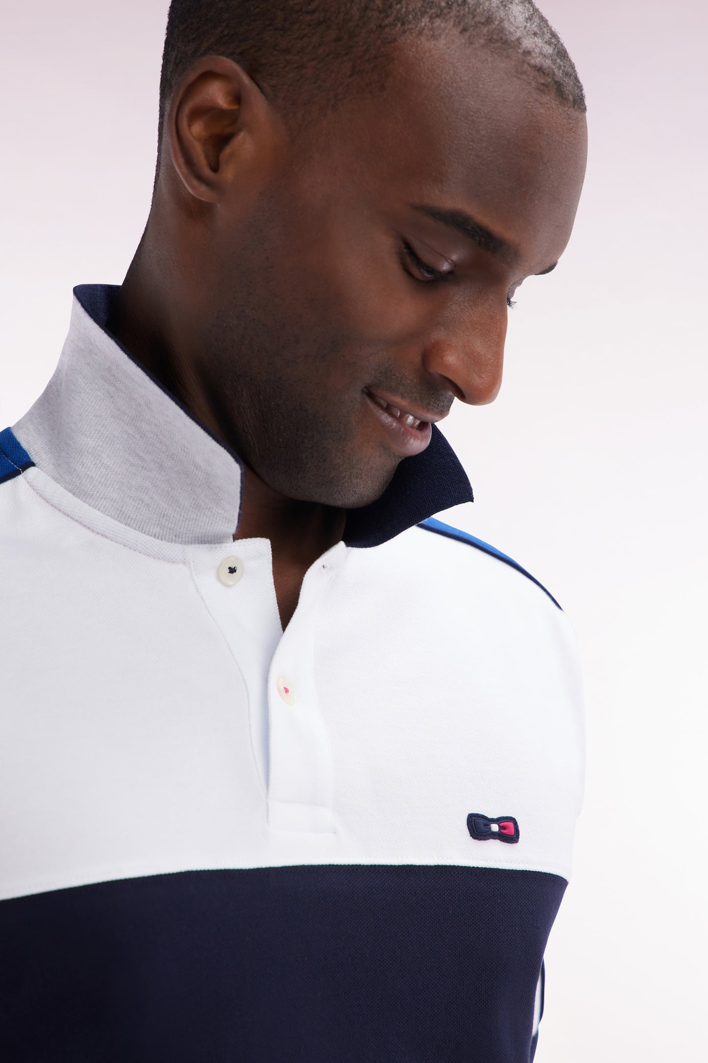 Straight-fit short-sleeved polo shirt in navy white and fuchsia tricolor cotton