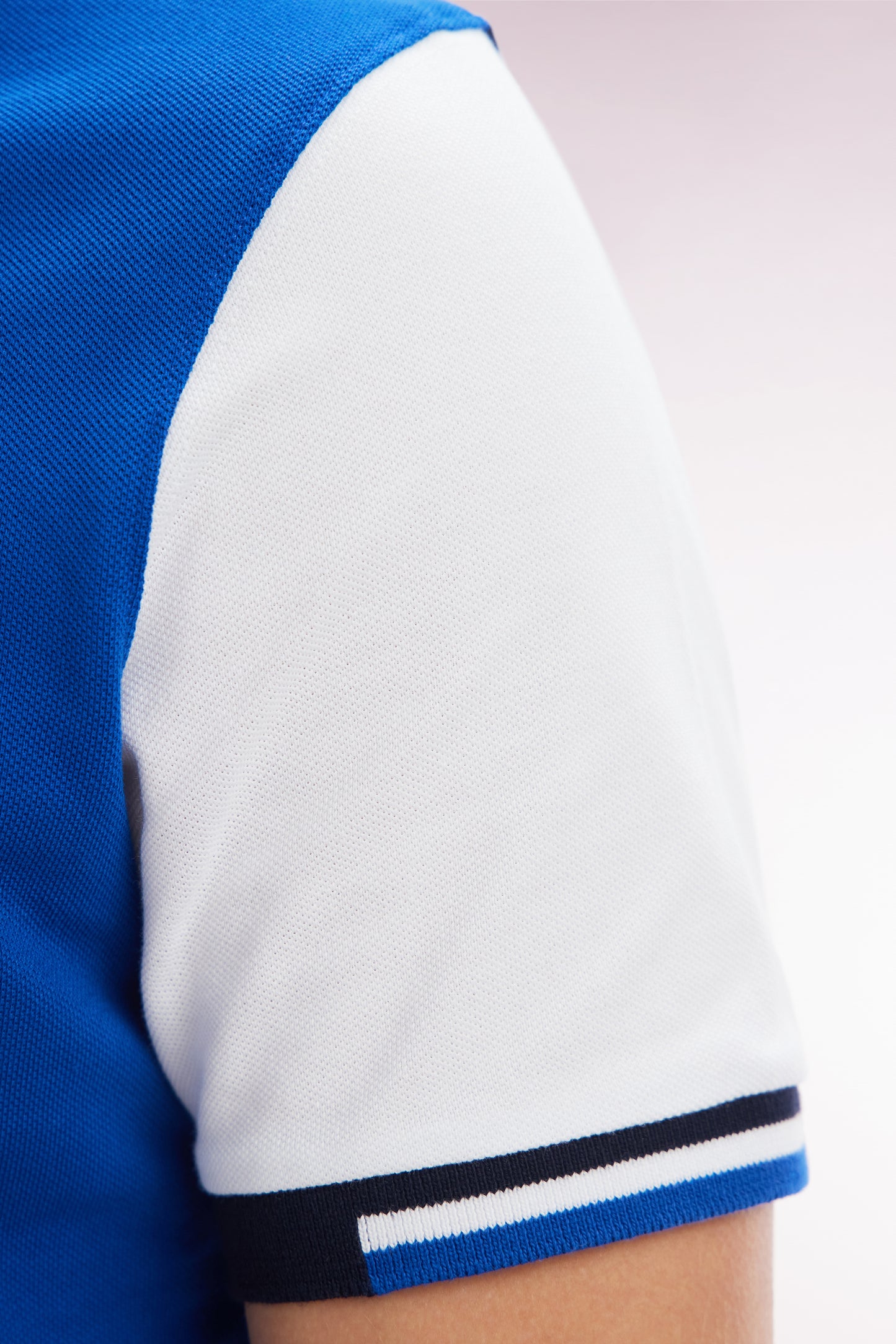 Straight-fit short-sleeved colorblock polo shirt in navy cotton