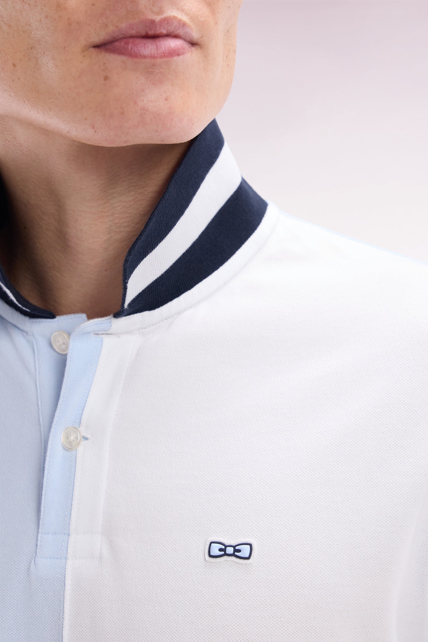 Relaxed-fit cut and sew short-sleeved polo shirt in sky blue cotton