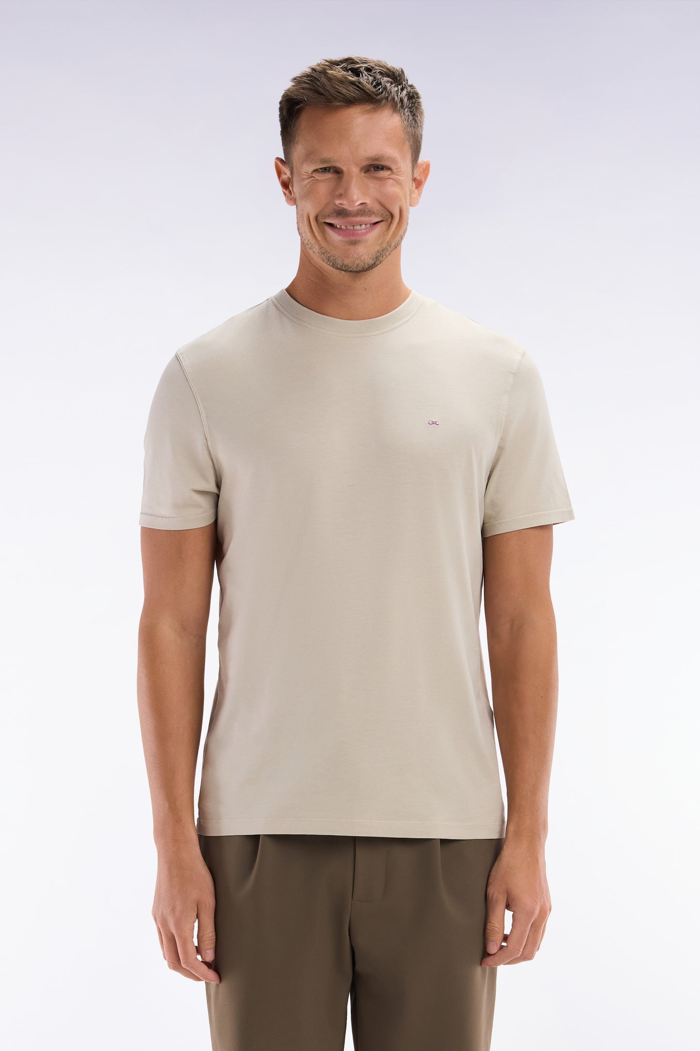Straight-fit beige short-sleeved T-shirt