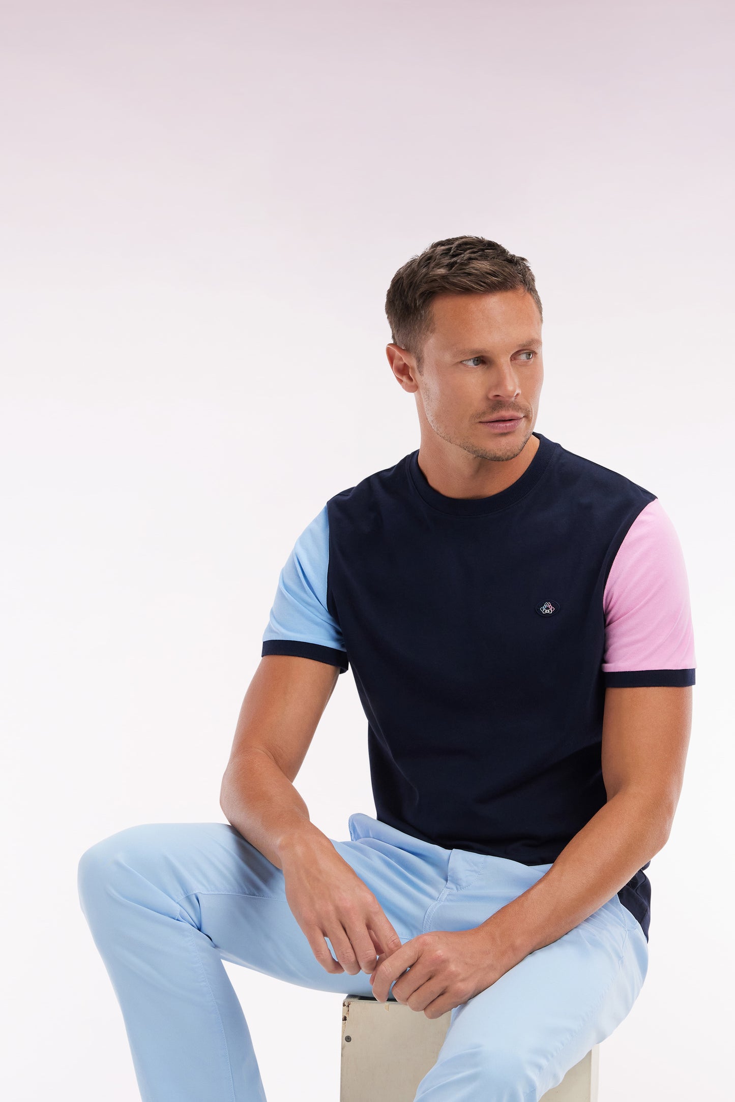 Straight-fit navy cotton embroidered colorblock t-shirt