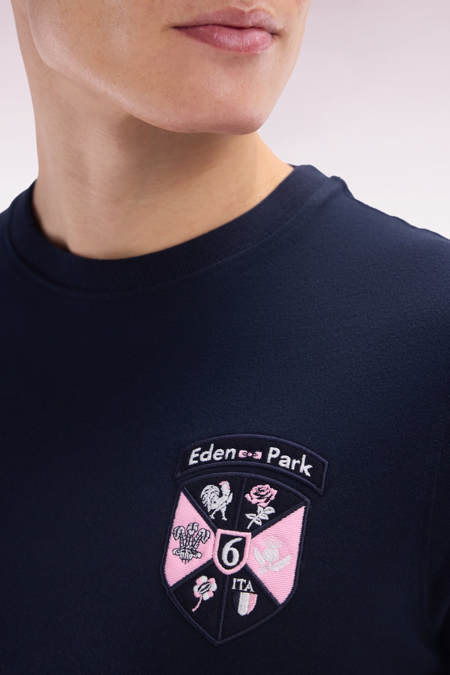 Navy cotton T-shirt with 6 Nations crest, straight cut
