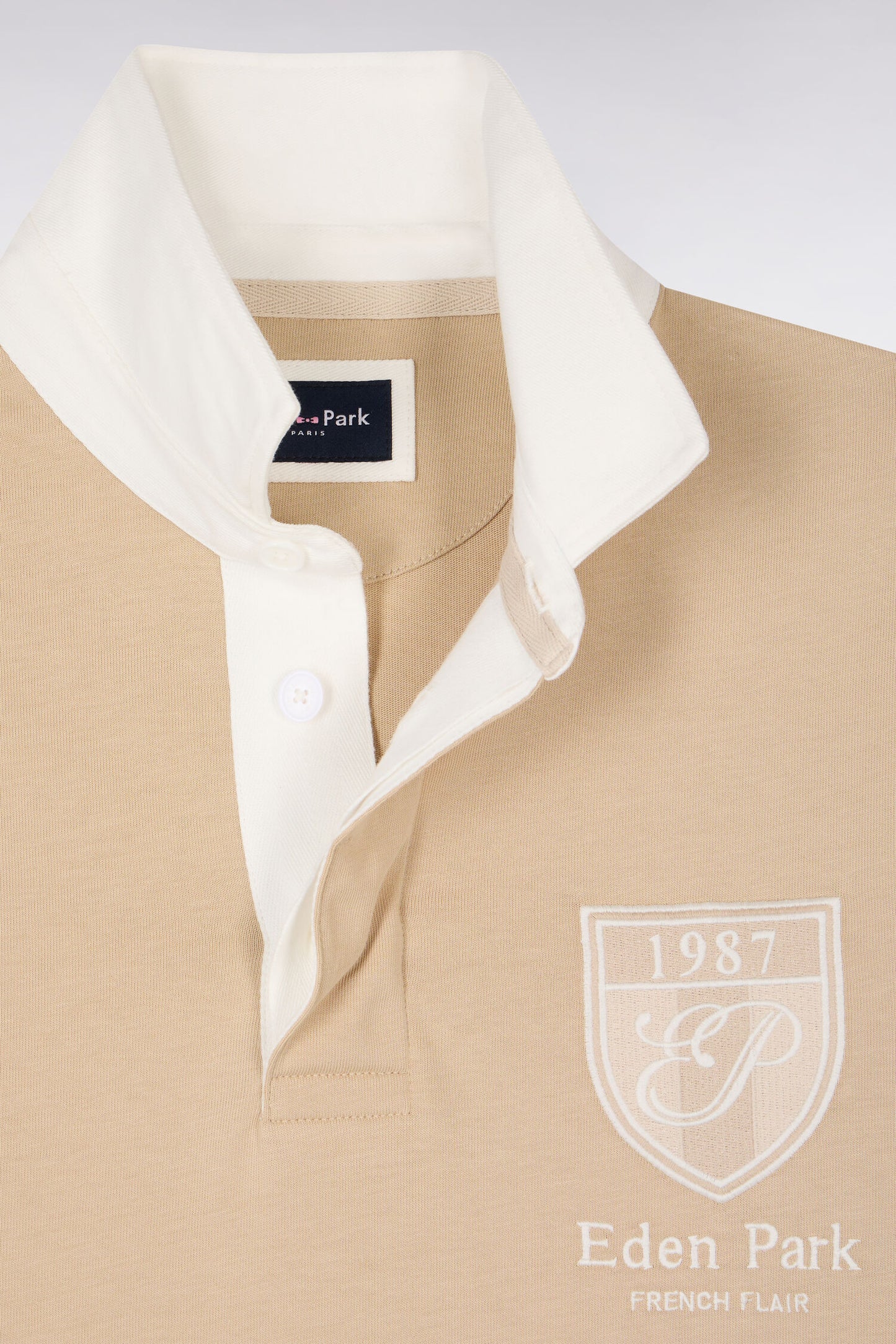Short-sleeved jersey in beige cotton jersey with embroidered crest, regular fit