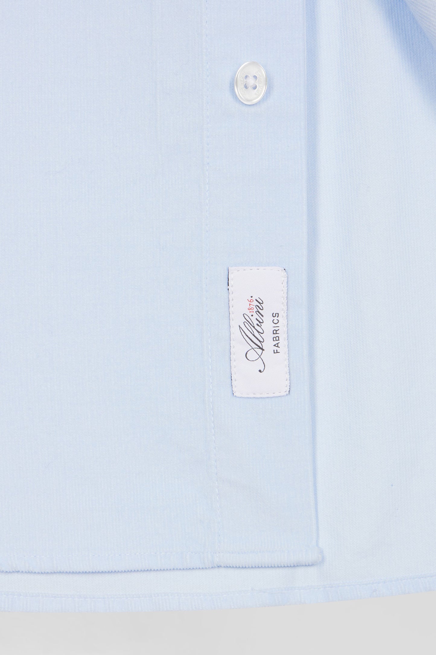 Light-colored corduroy shirt with button-down collar and regular-fit breast pocket