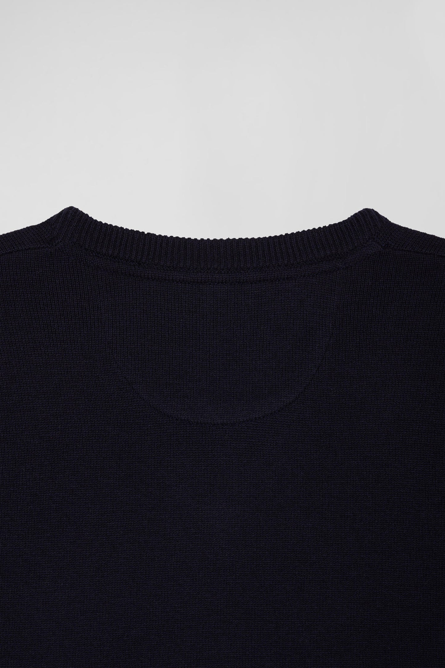Regular navy wool and cotton V-neck jumper with striped details
