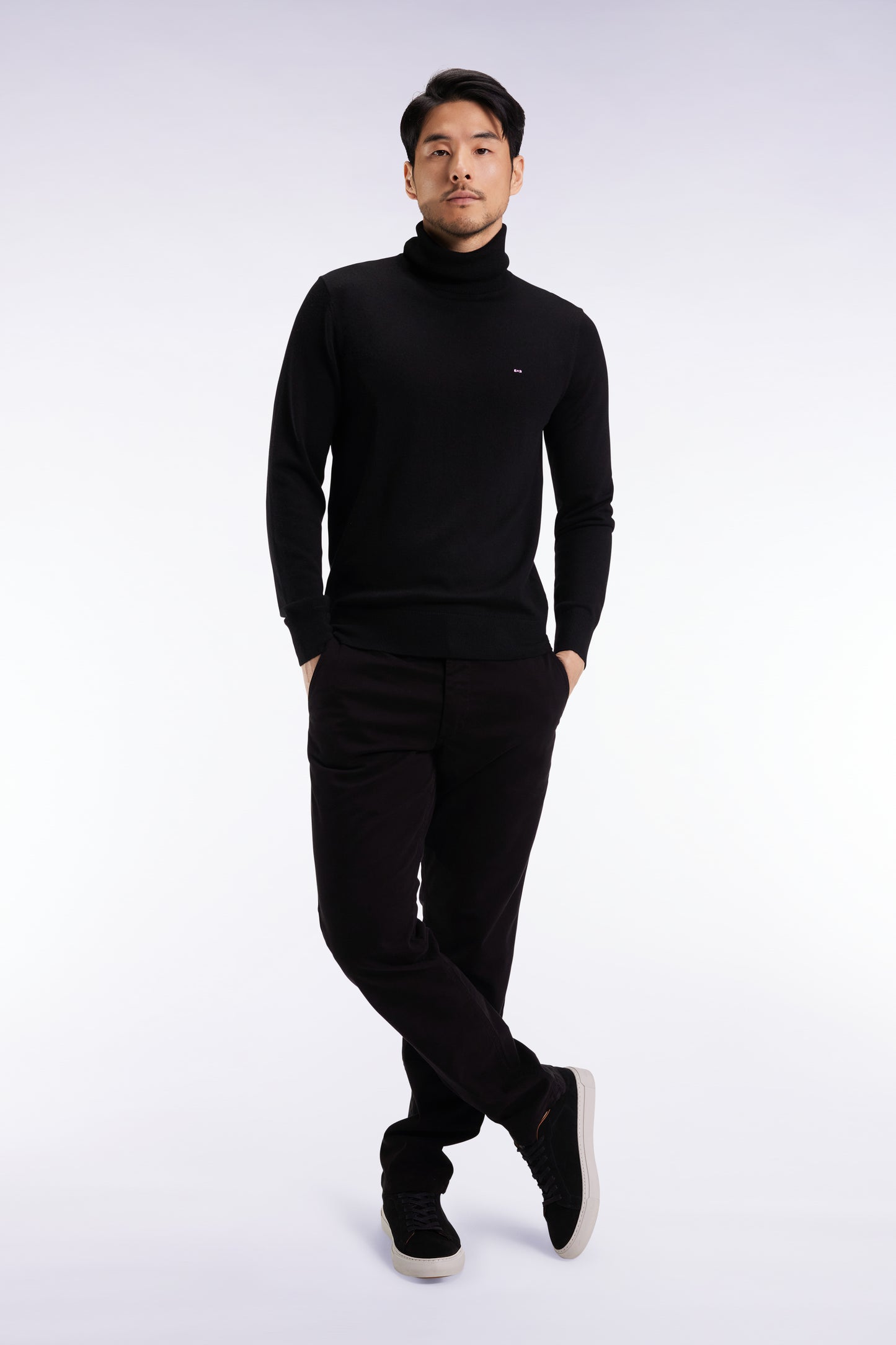 Pleatless chino pants in black stretch cotton