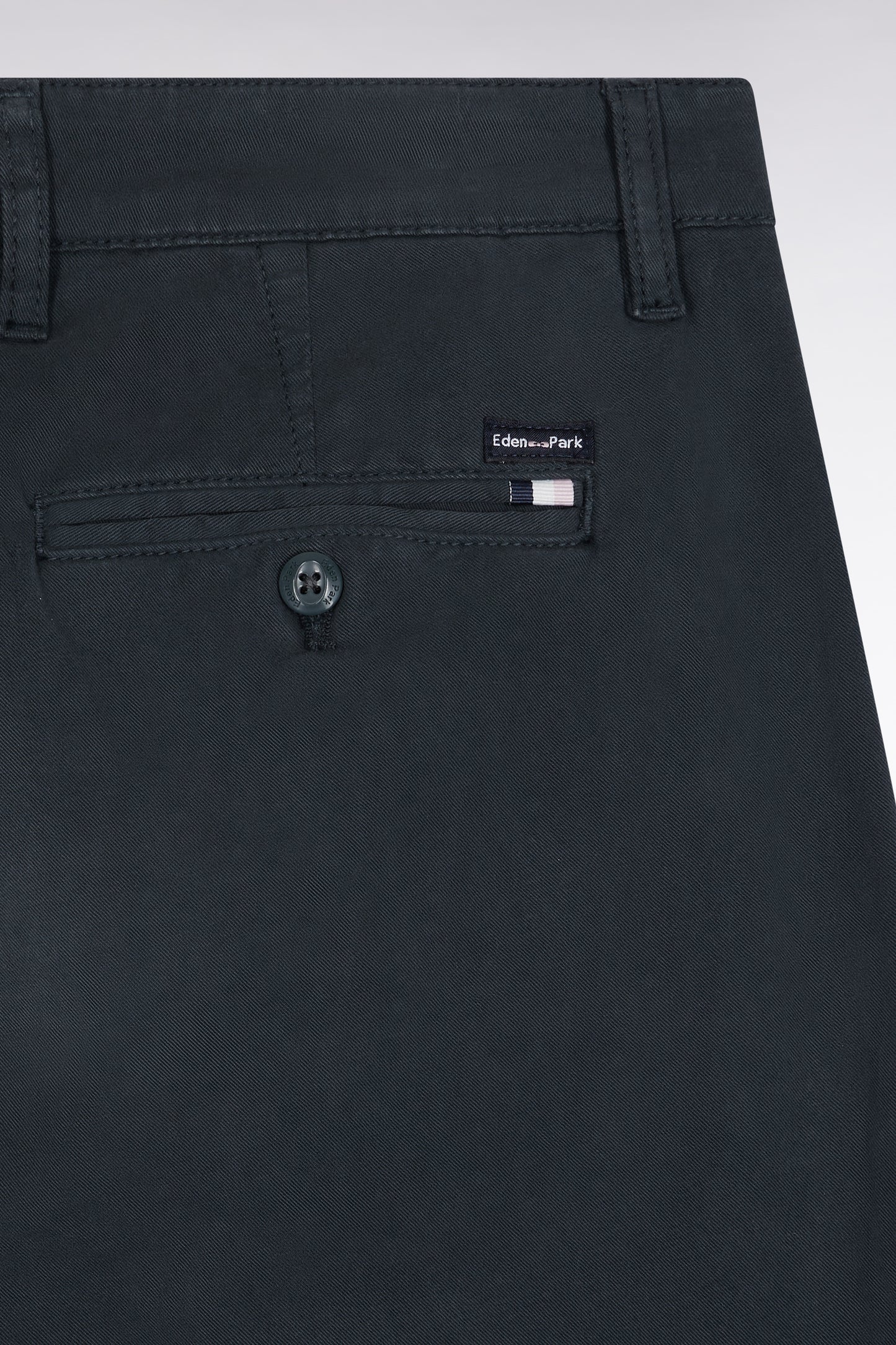 Pleatless chino pants in bottle-green stretch cotton