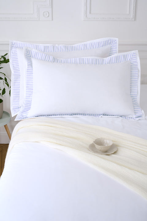 Set of rectangular pillowcases in white cotton with striped sky border - Image 1