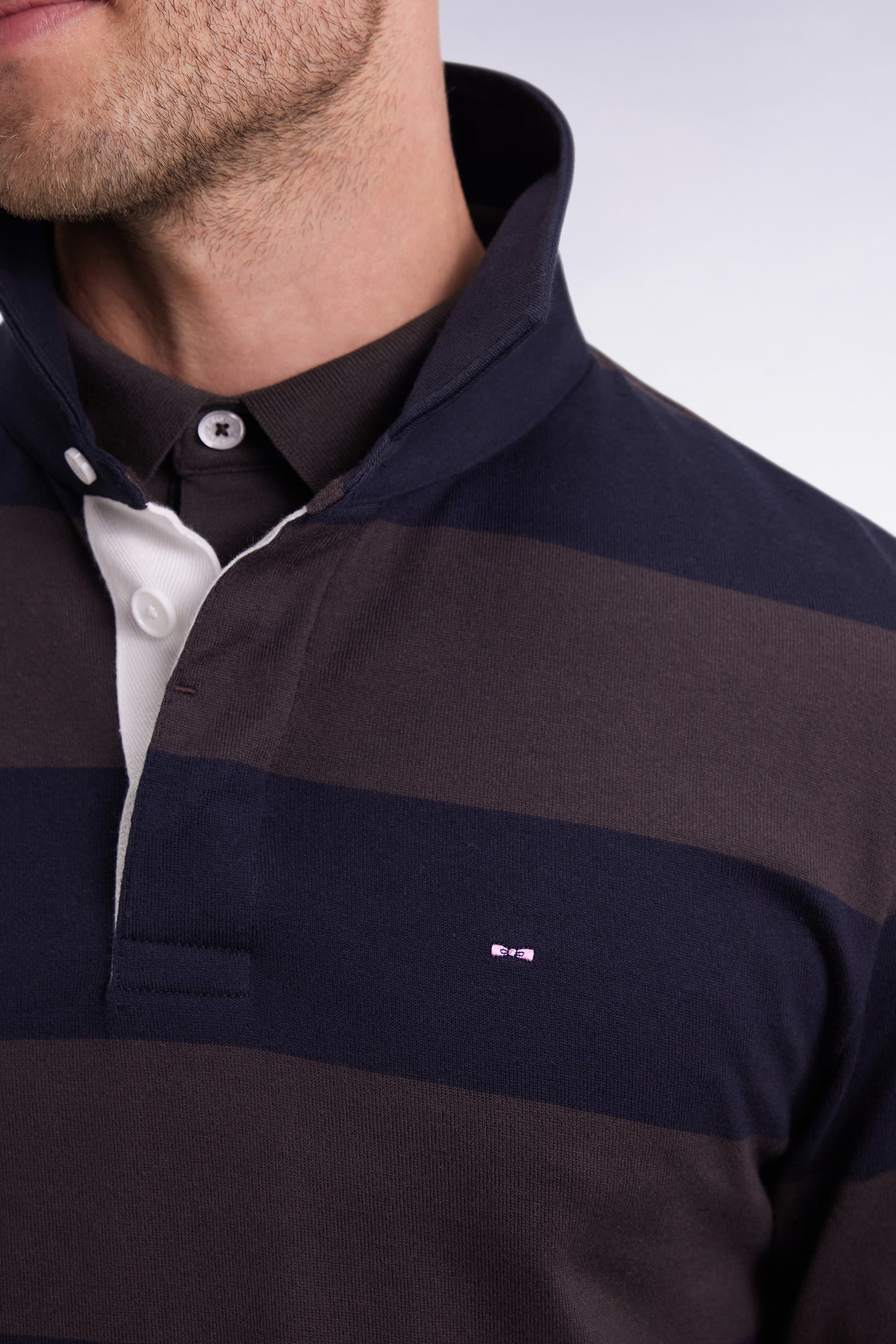 Long-sleeved jersey with brown and navy rugby stripes