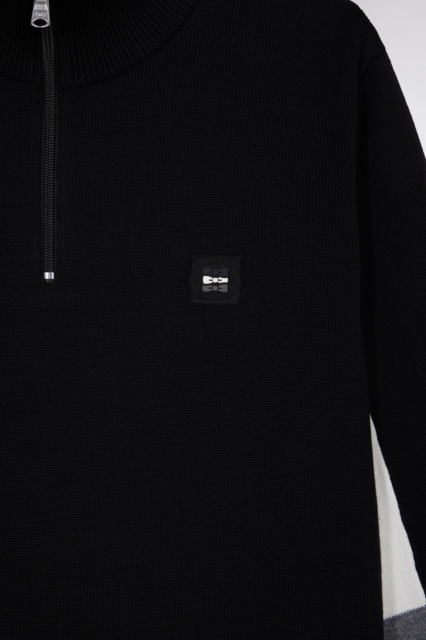 Truck-neck sweater in black cotton with three-tone contrasting sleeves