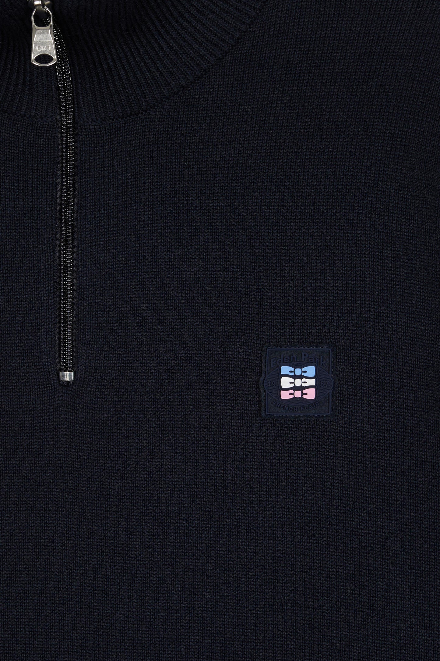 Truck-neck sweater in black cotton with contrasting grey sleeves