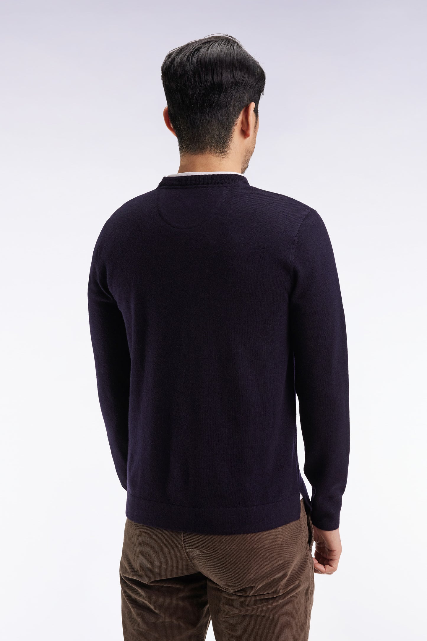Round-neck sweater in navy merino wool