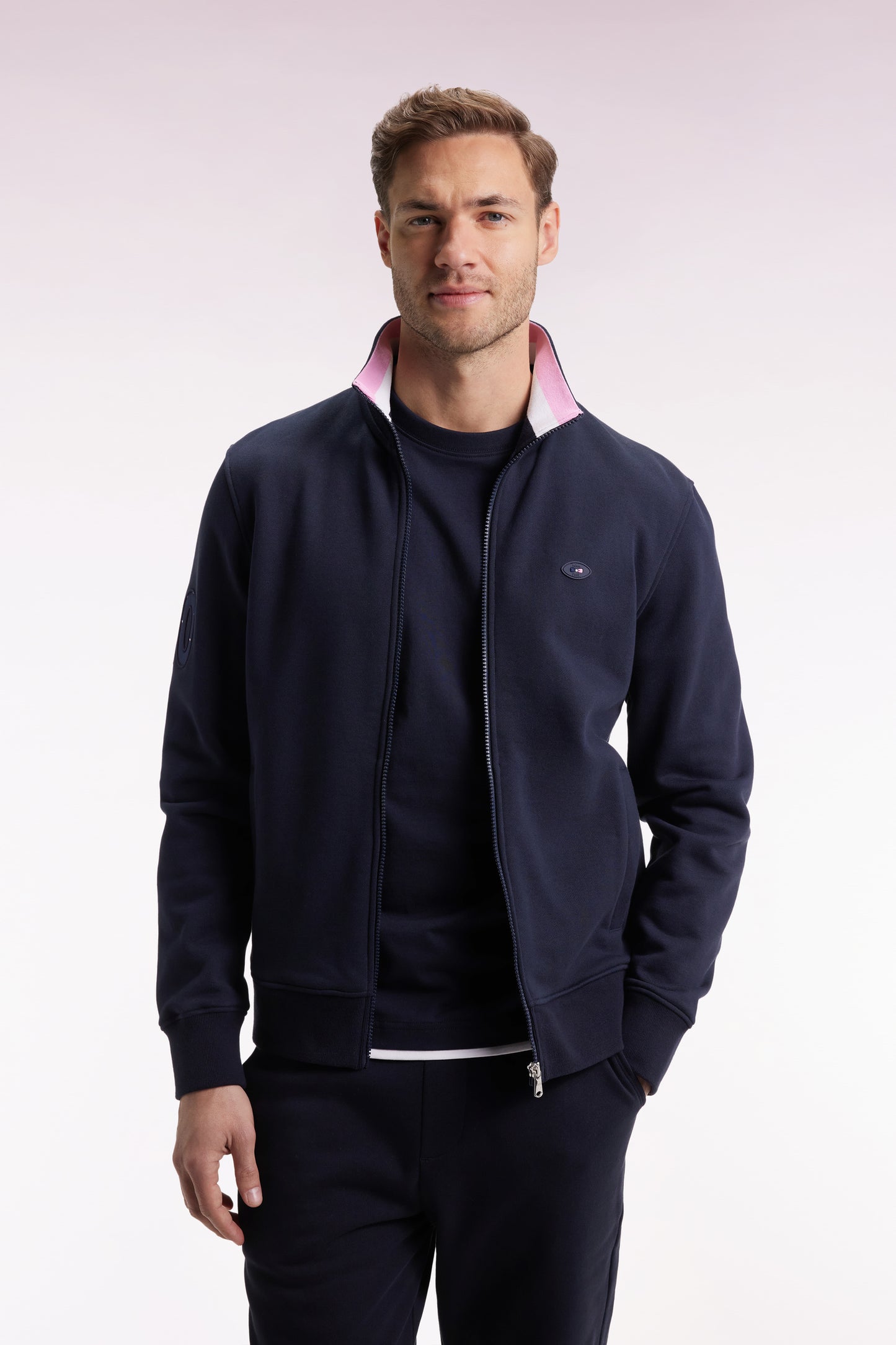 Sweatshirt zippé en coton marine broderie 10 coupe droite