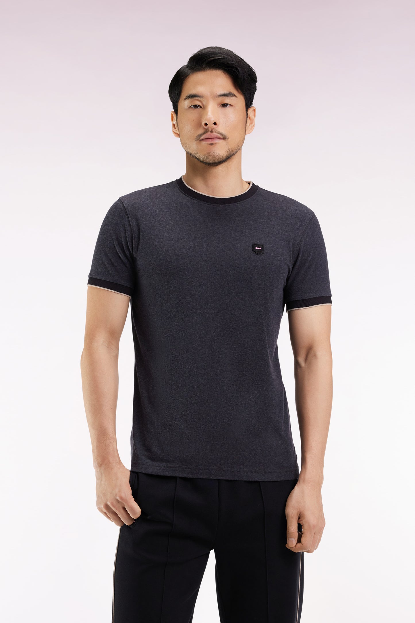 T-shirt à manches courtes en coton stretch gris anthracite coupe ajustée