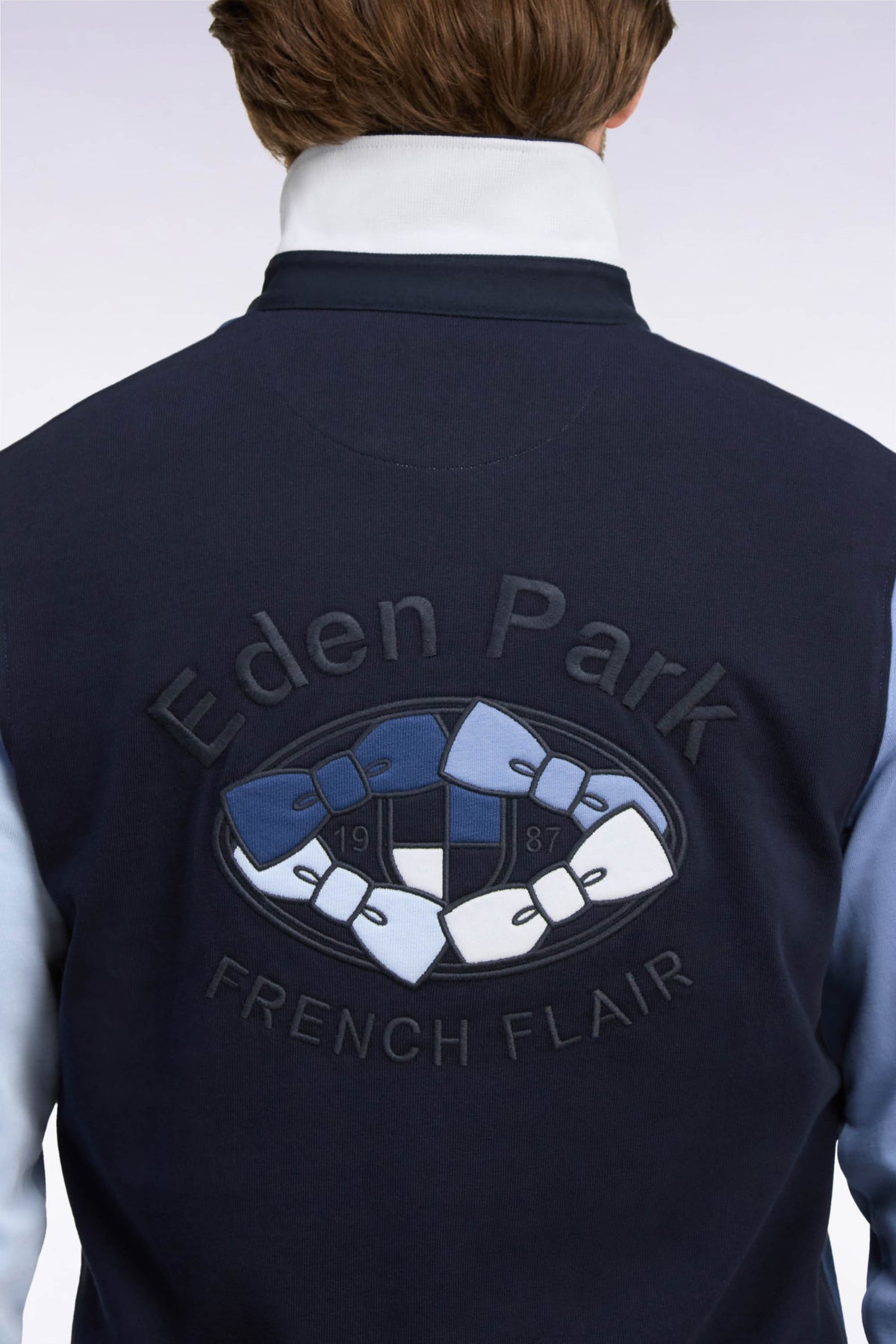 Long-sleeved jersey in navy tricolor embroidered cotton jersey, straight cut