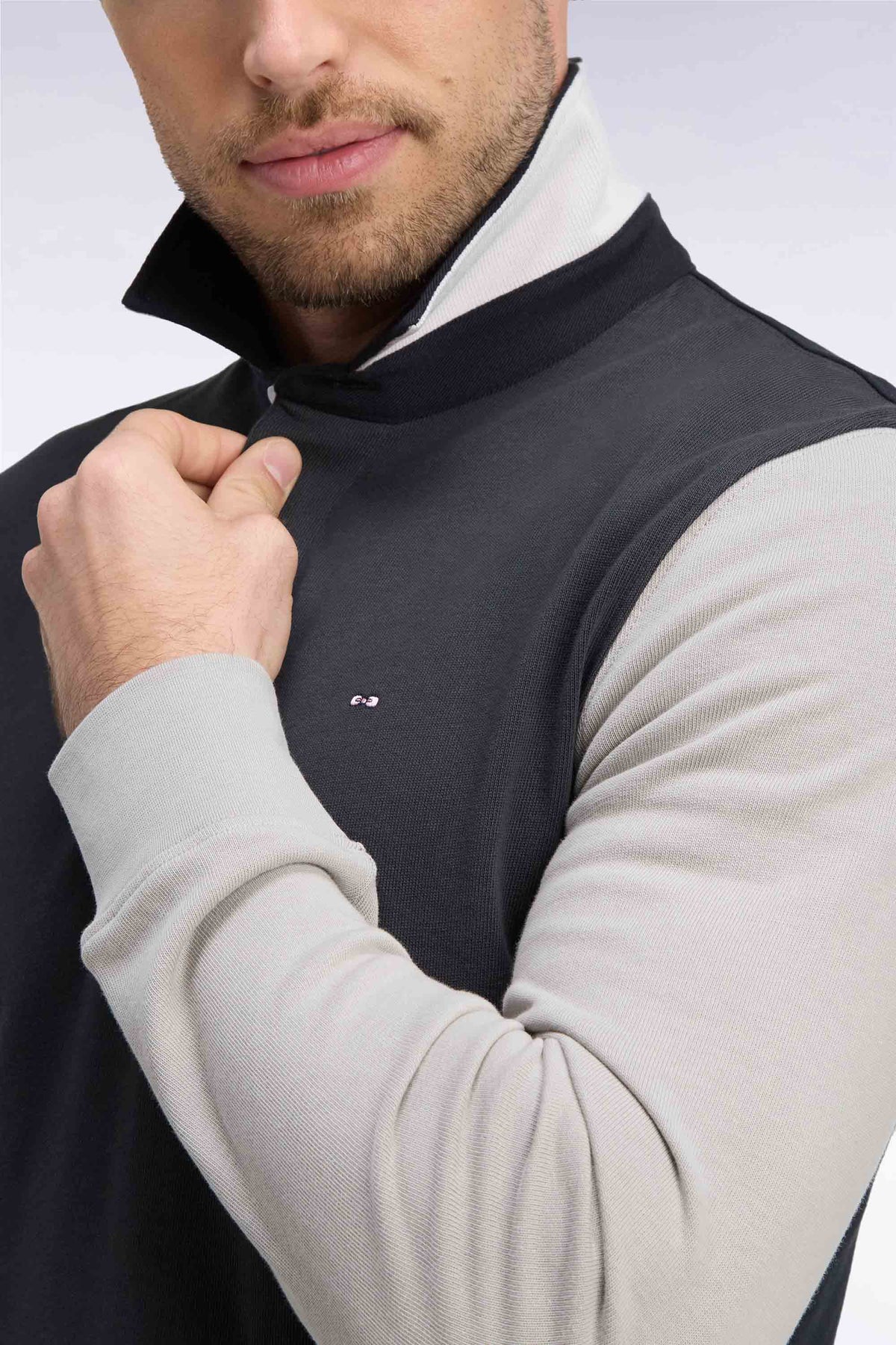 Long-sleeved jersey in dark gray tricolor cotton jersey embroidered straight cut