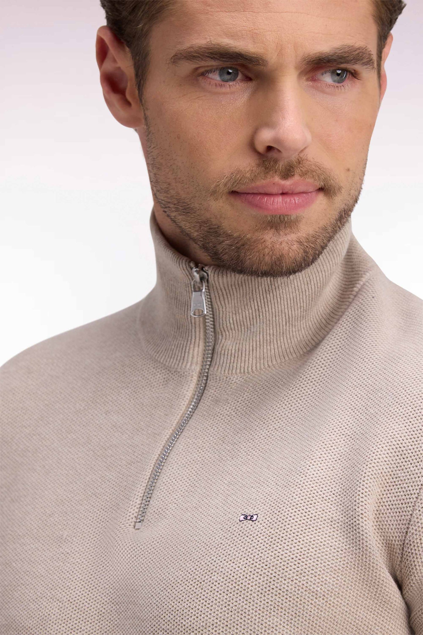 Pull col camionneur en coton beige coupe droite