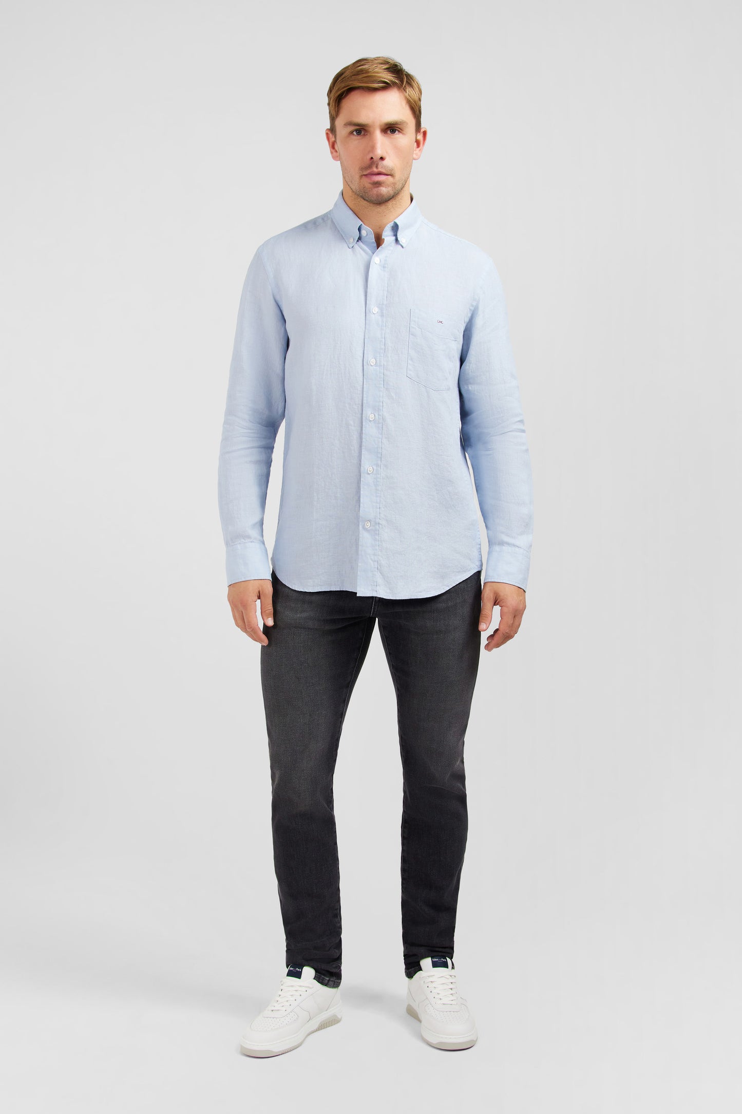 Plain light blue shirt in linen