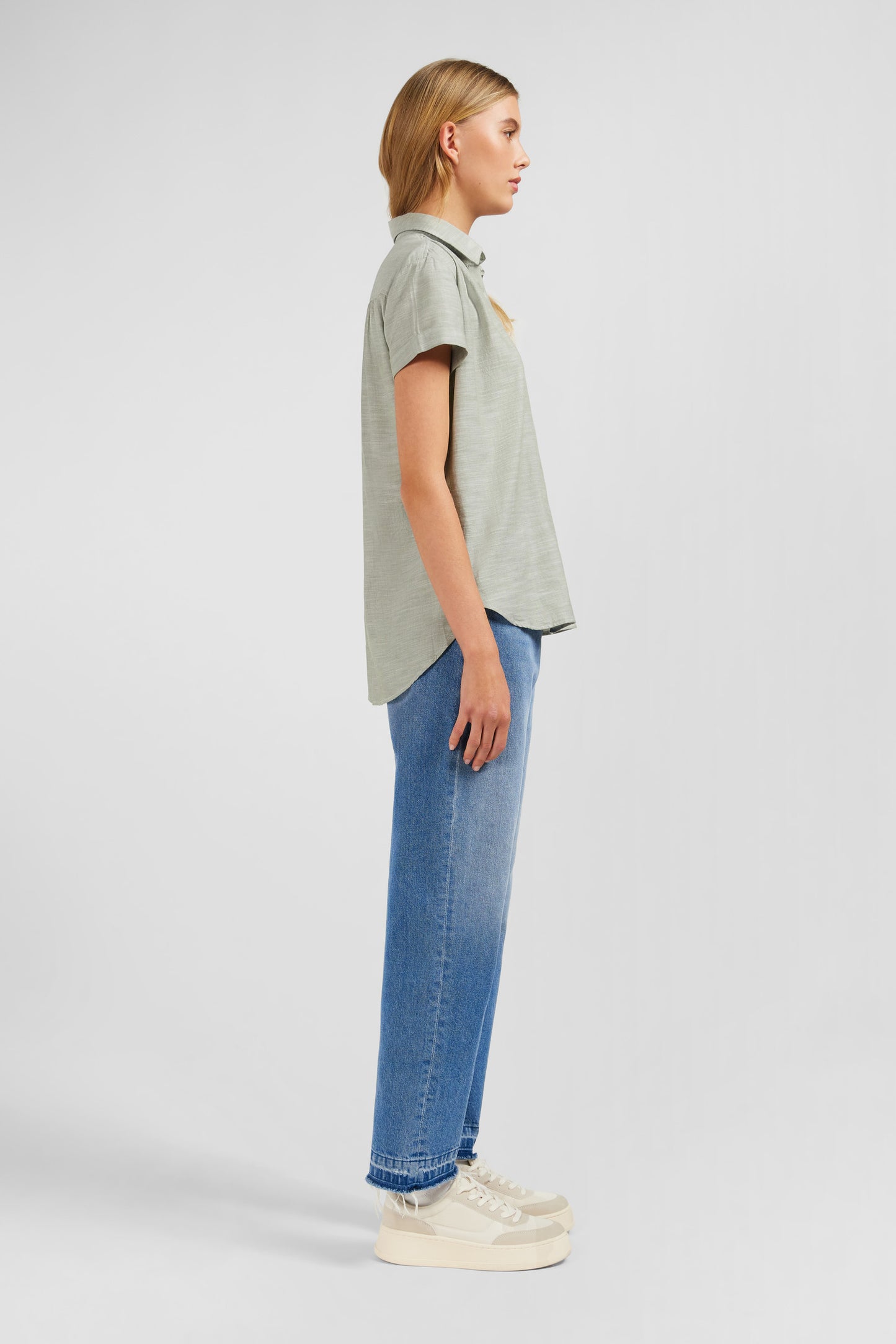 Green short-sleeved blouse