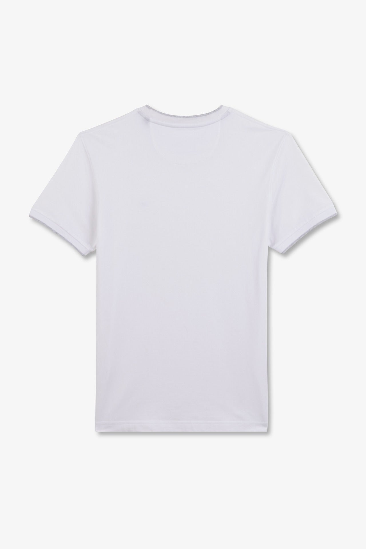 Plain white short-sleeved T-shirt