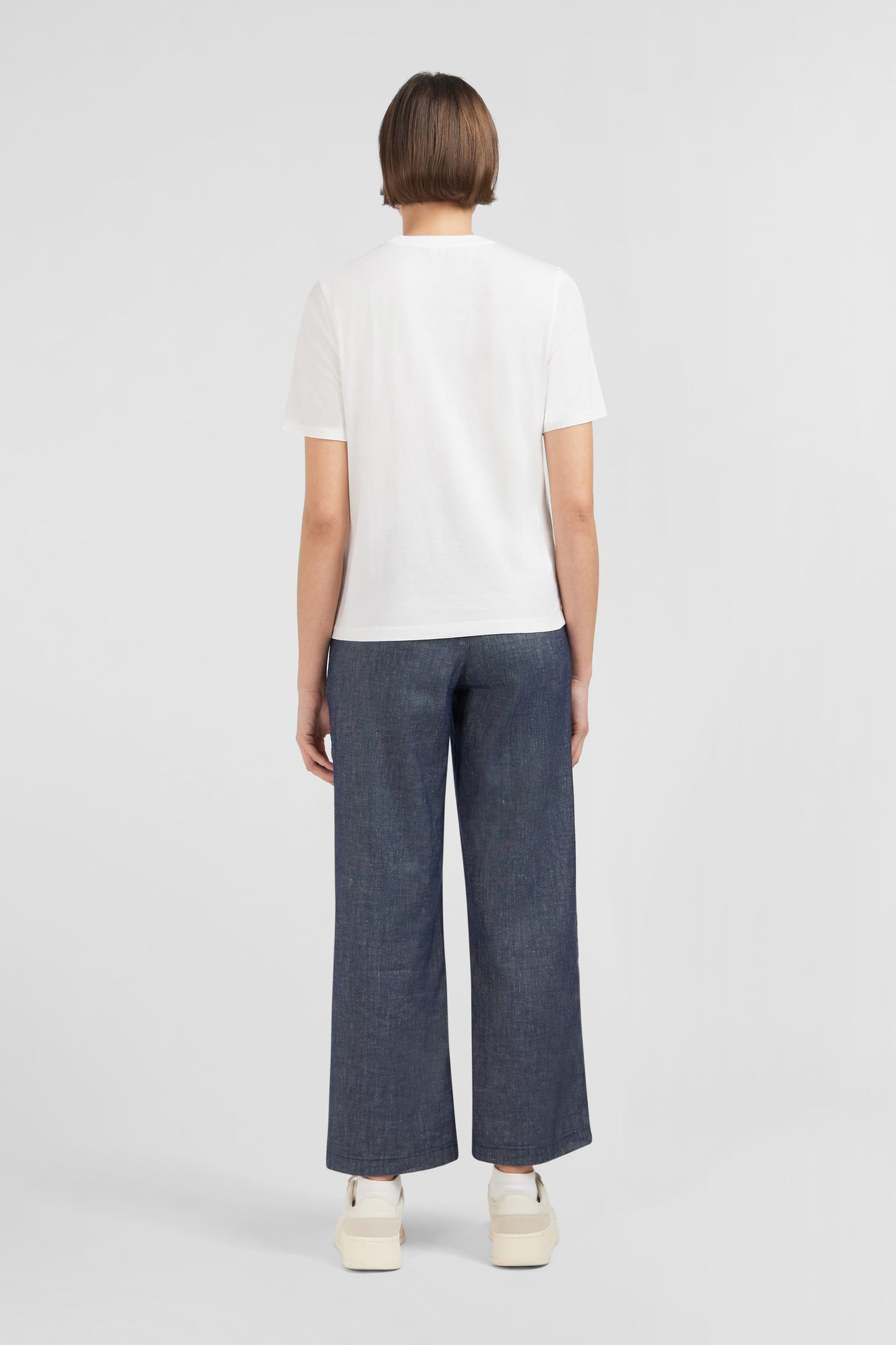 Plain white short-sleeved T-shirt