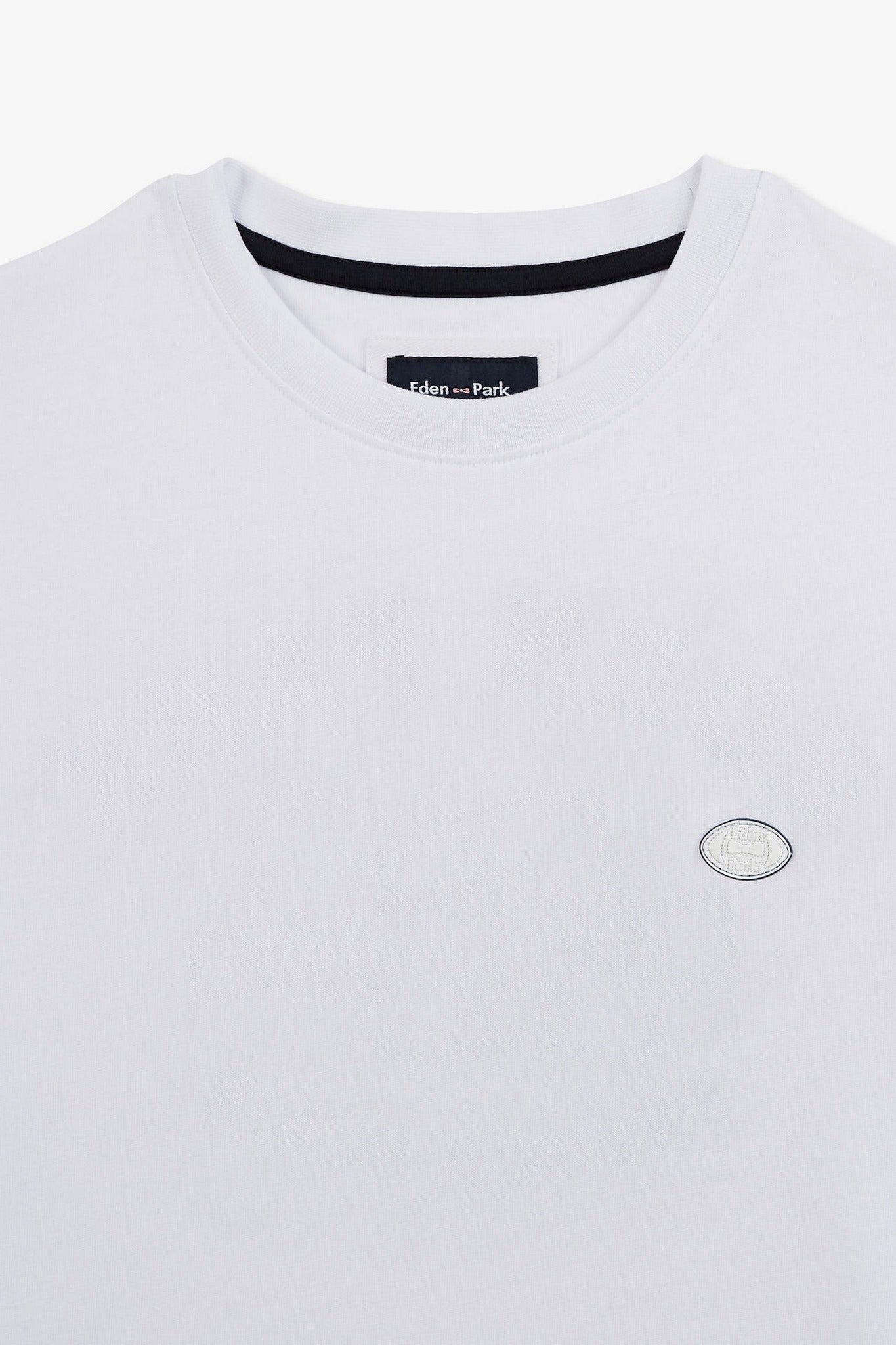 White short-sleeved T-shirt