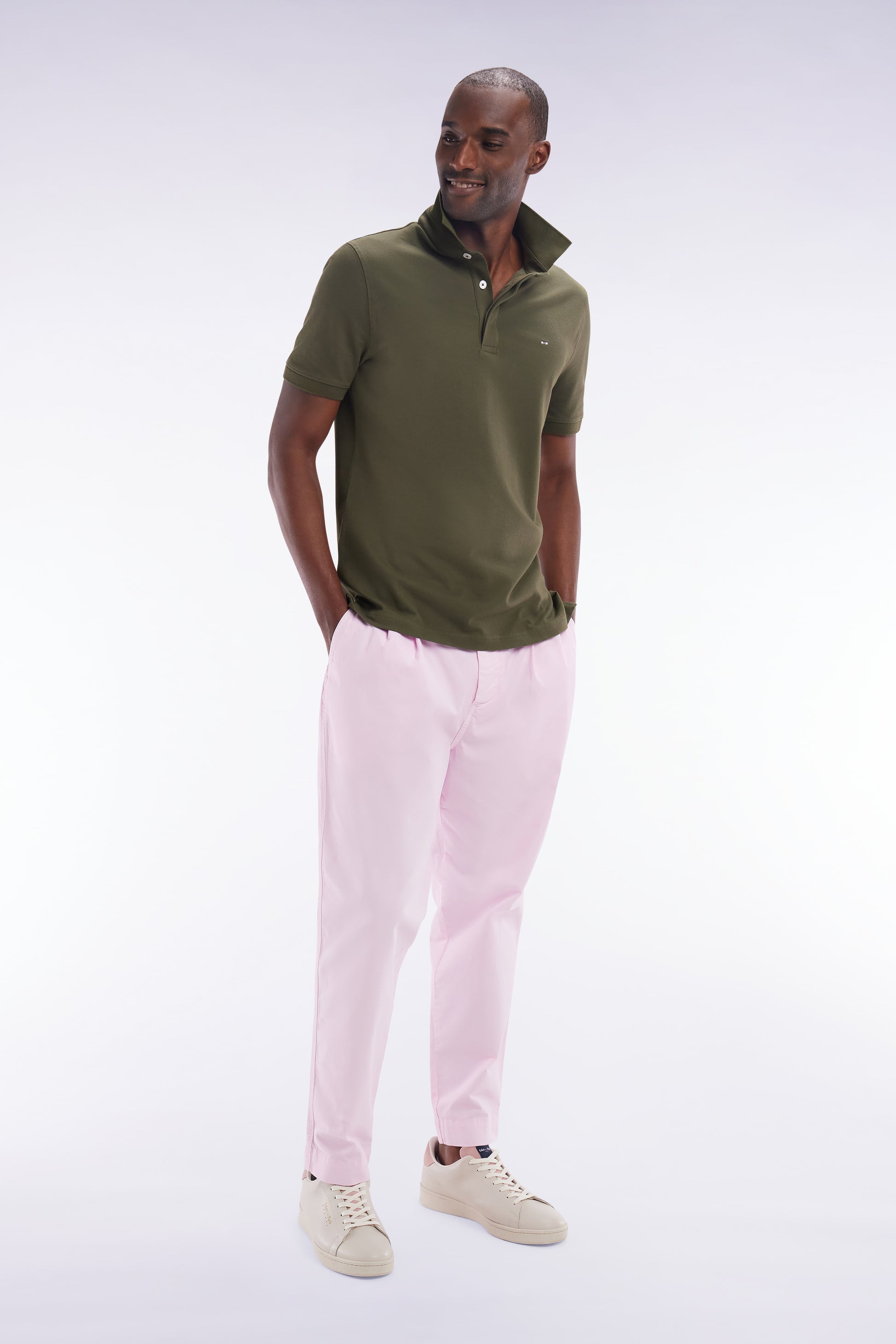 Pantalon chino à plis en coton stretch rose coupe droite