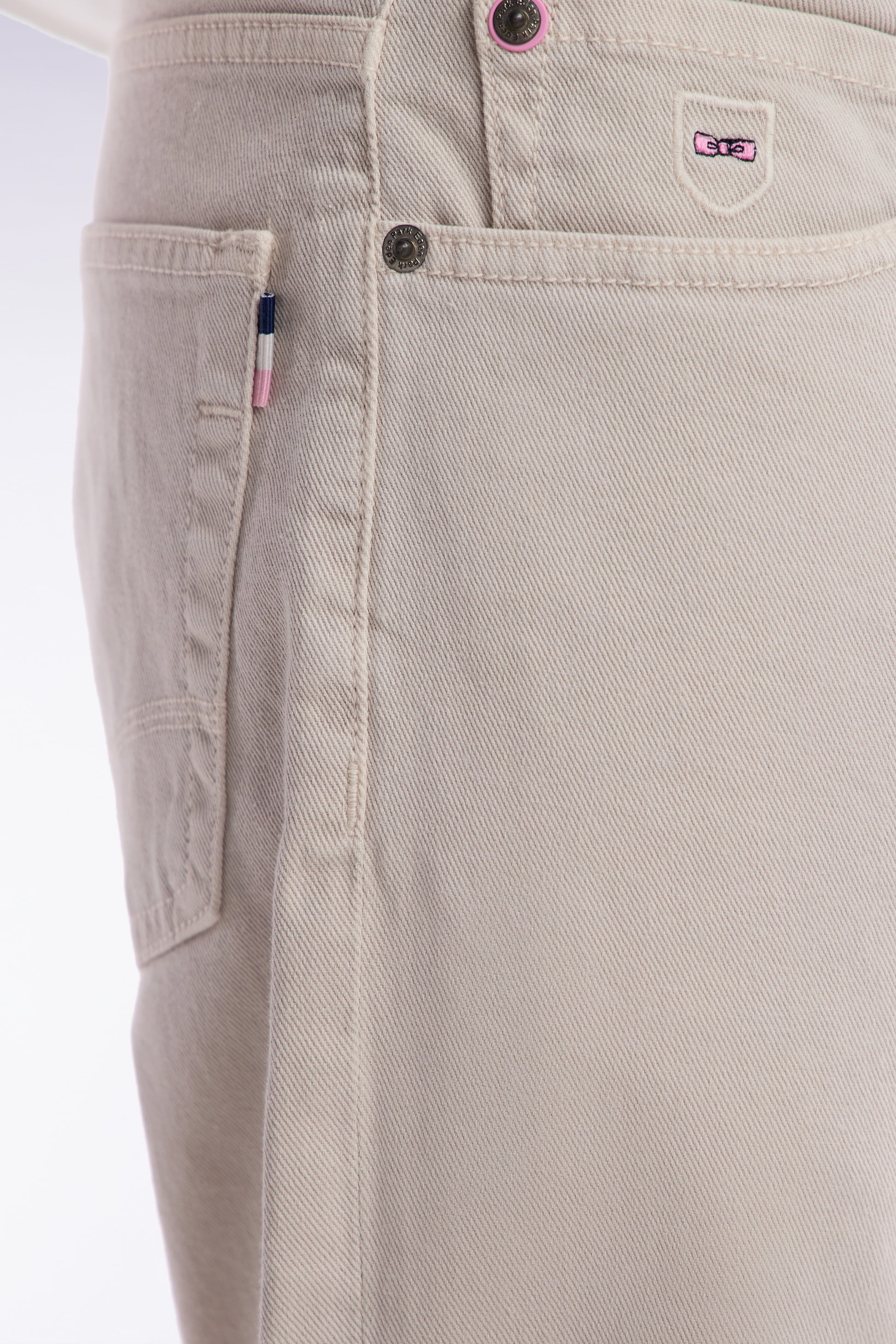 Jean 5 poches en denim stretch beige coupe droite