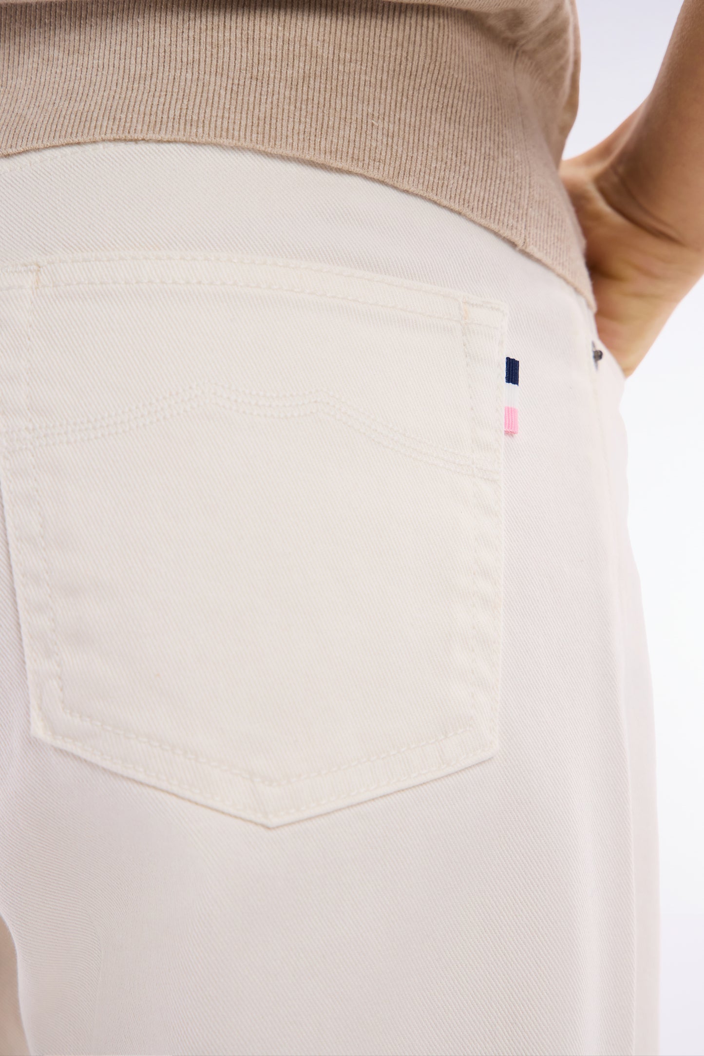 Comfort cut beige stretch denim 5-pocket jeans