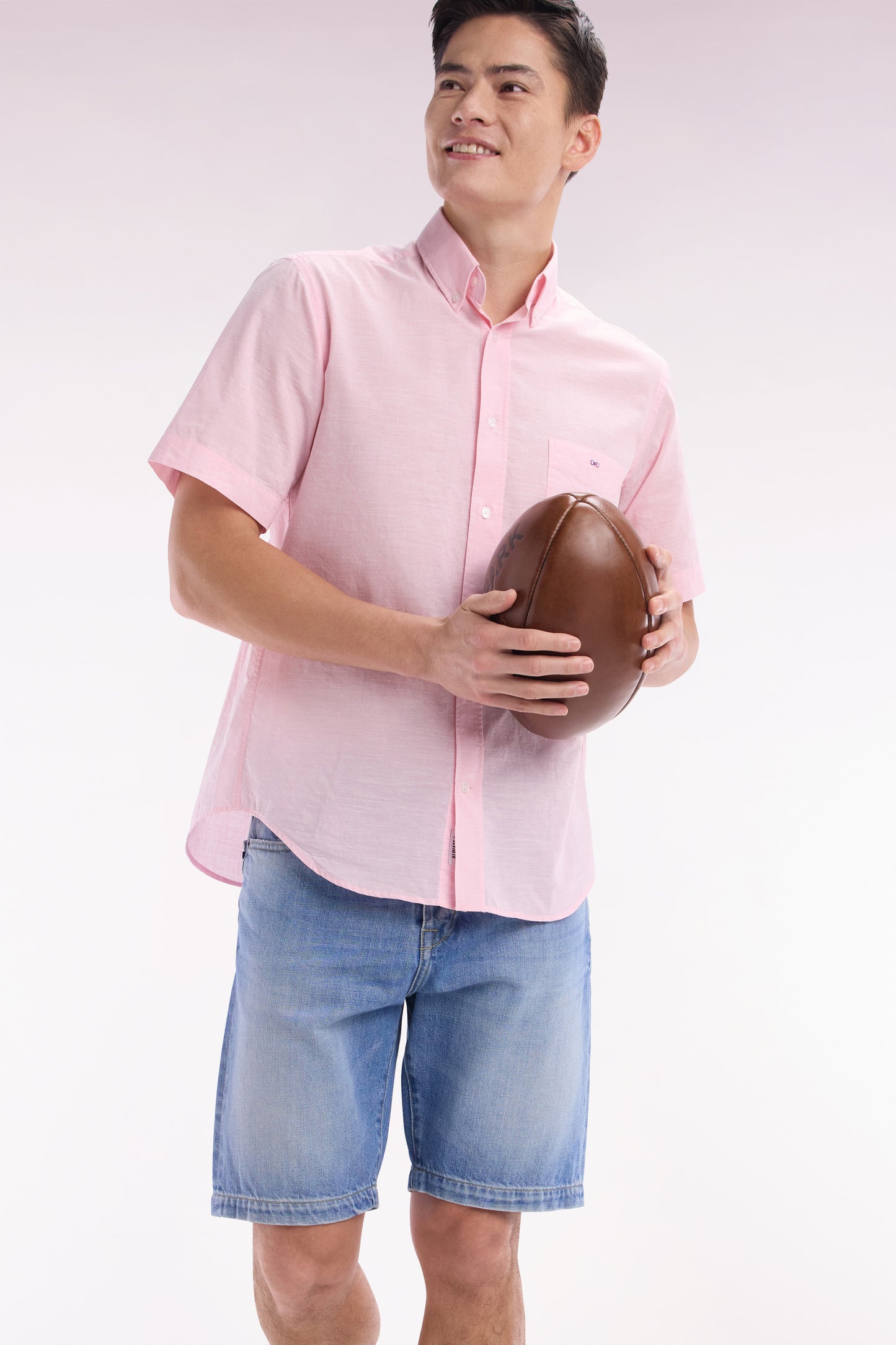 Straight short-sleeved pink shirt in textured cotton
