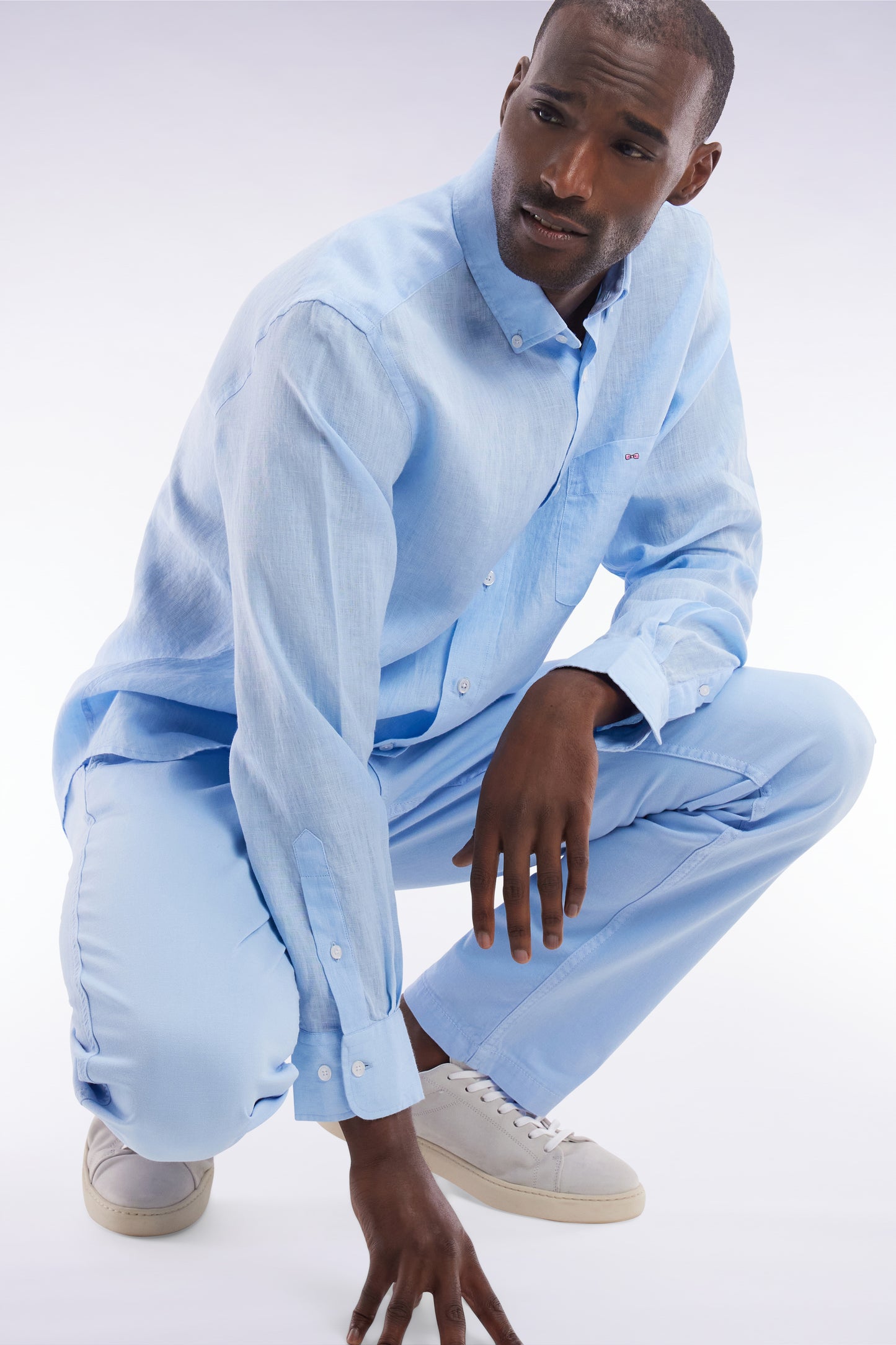 Straight-fit sky blue linen shirt