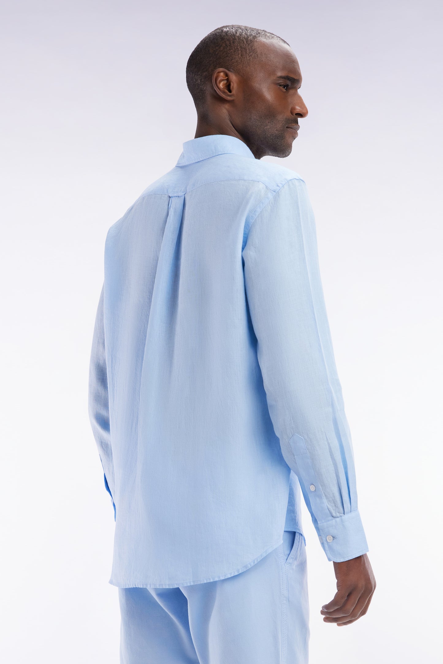 Straight-fit sky blue linen shirt