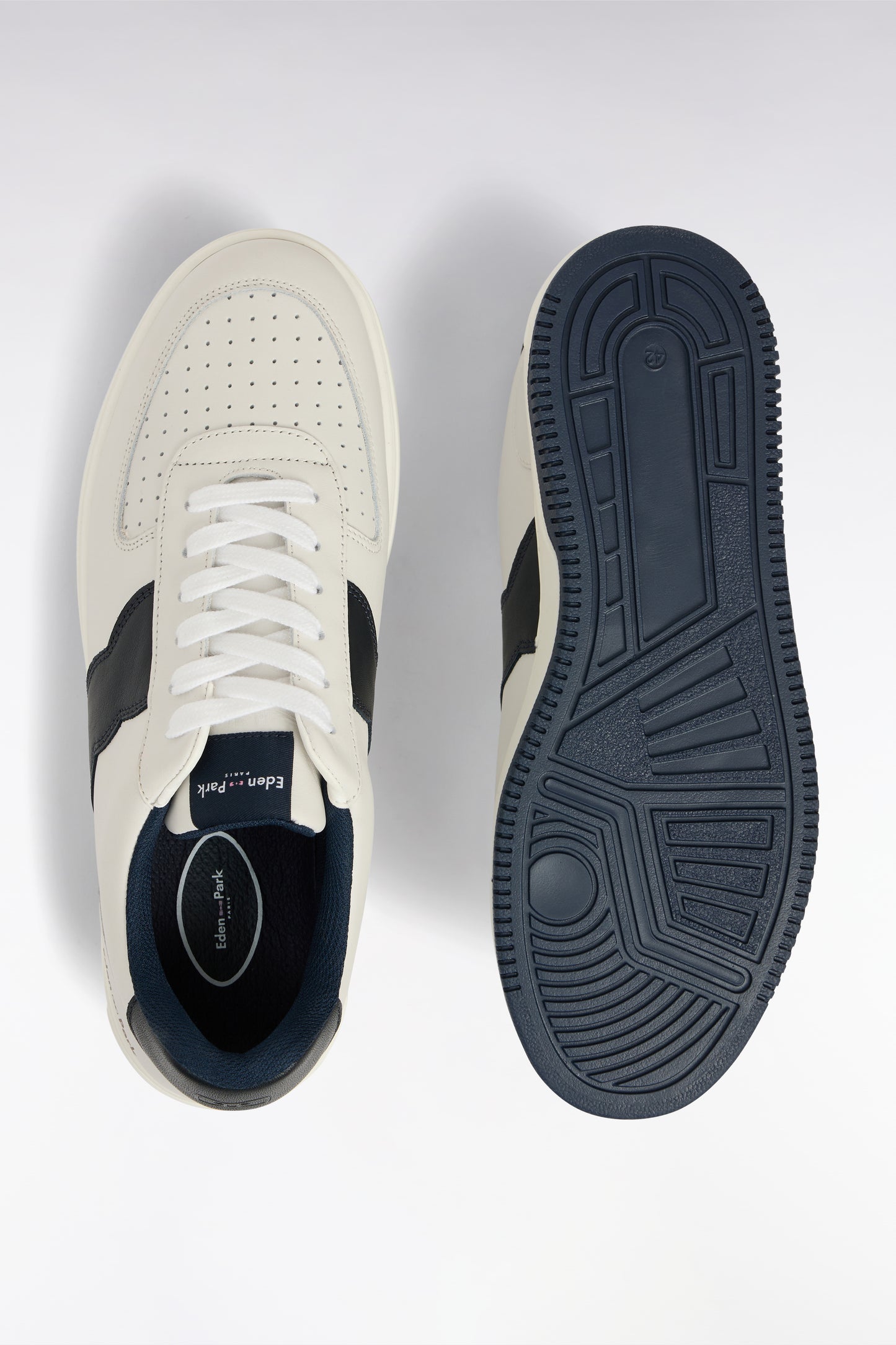 Sneakers en cuir blanches détails noirs