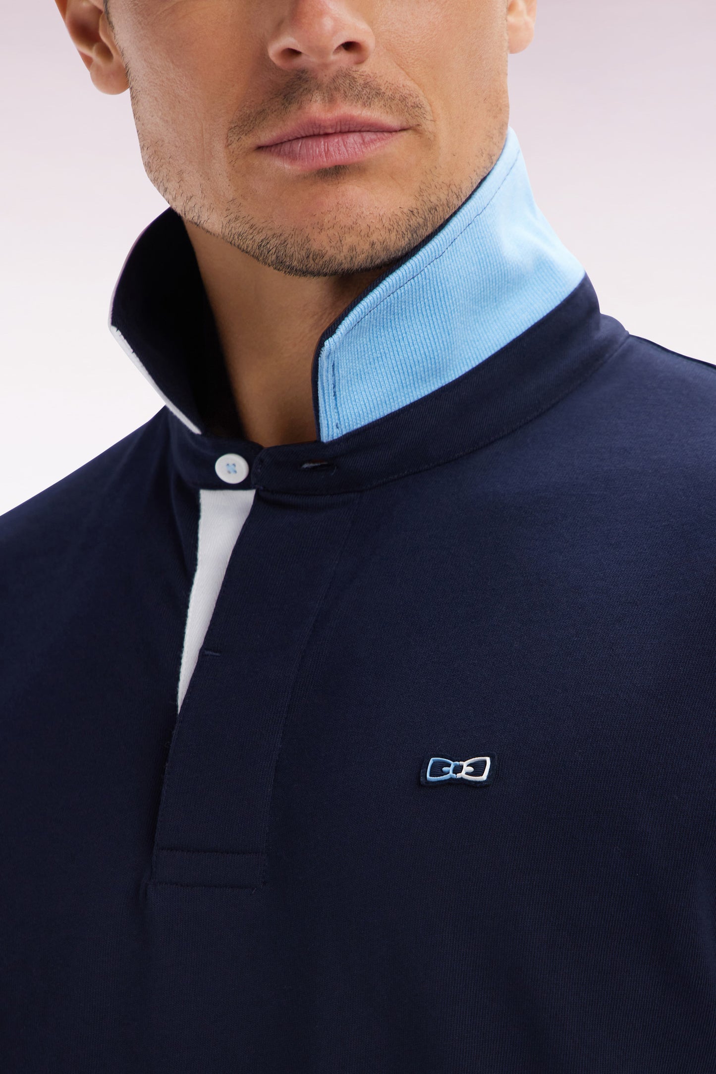 Relaxed-fit short-sleeved navy cotton jersey with two-tone collar