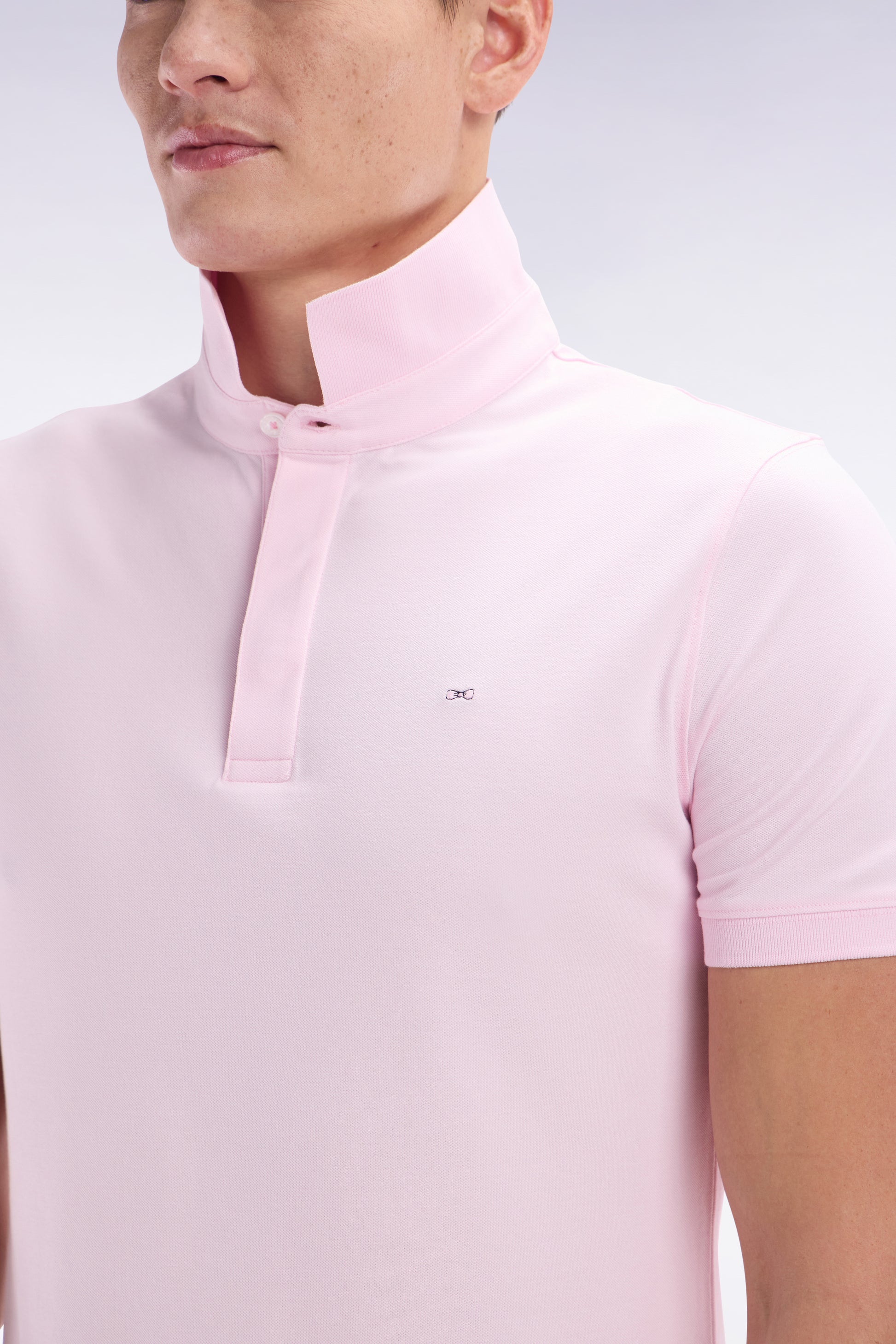 Polo à manches courtes en piqué coton stretch rose pâle coupe ajustée