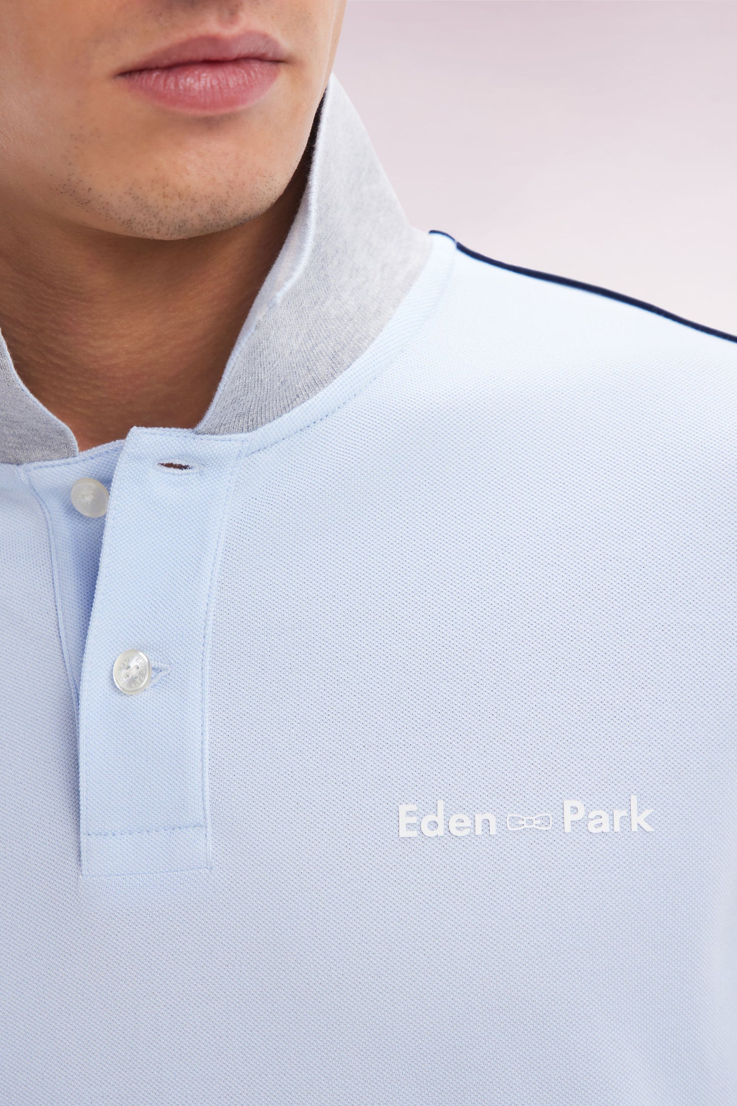 Relaxed-fit plain short-sleeved polo shirt in sky blue cotton with Eden Park lettering