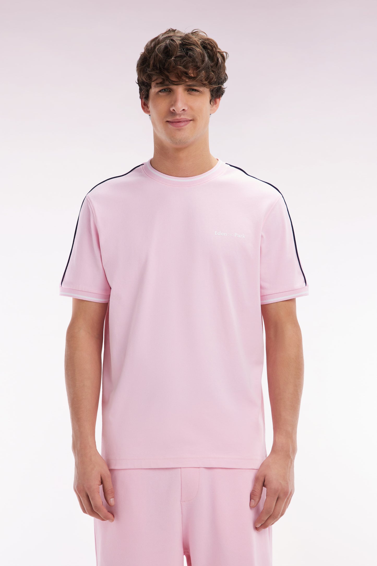T-shirt in pink cotton cutted cut