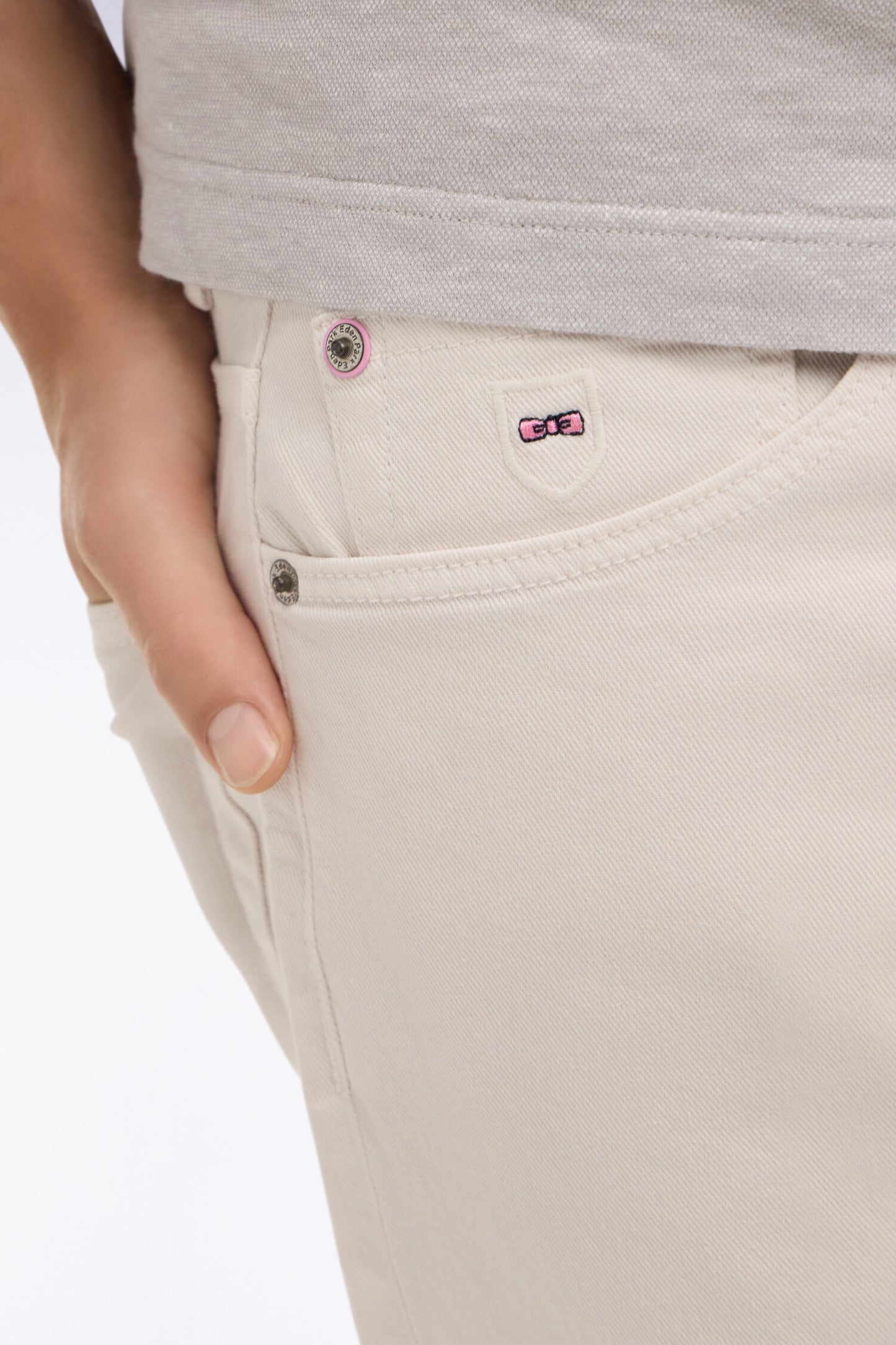 Jean en denim stretch écru coupe regular