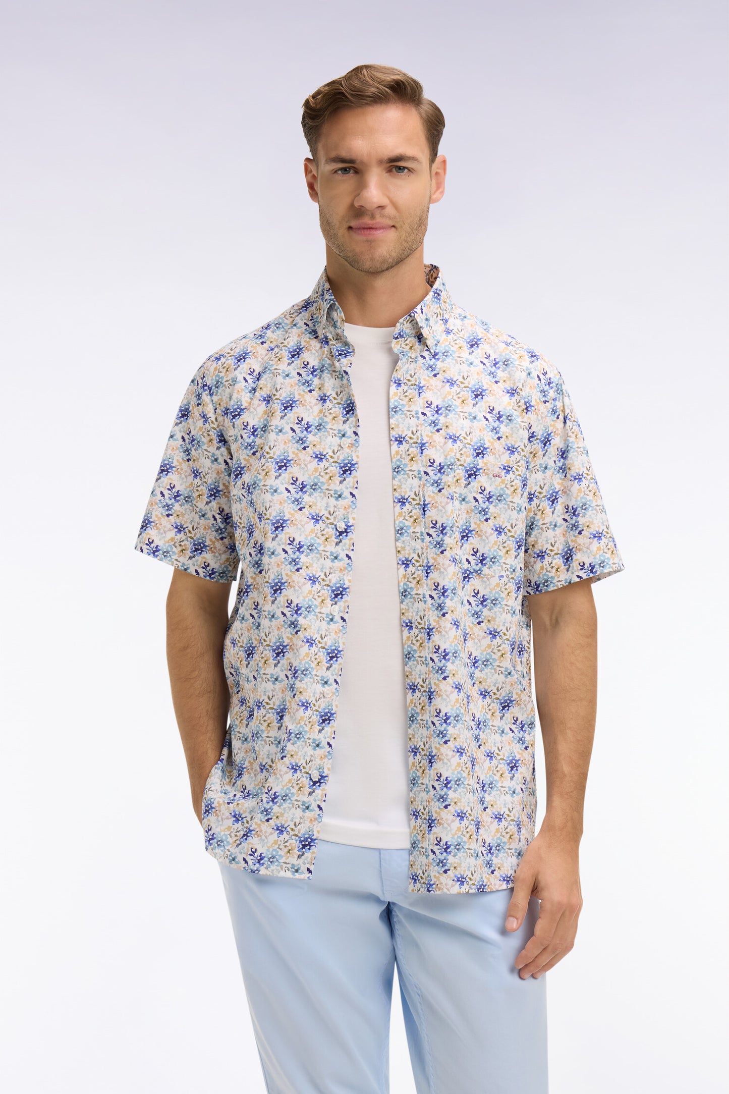Short-sleeve poplin and chambray shirt with blue floral pattern