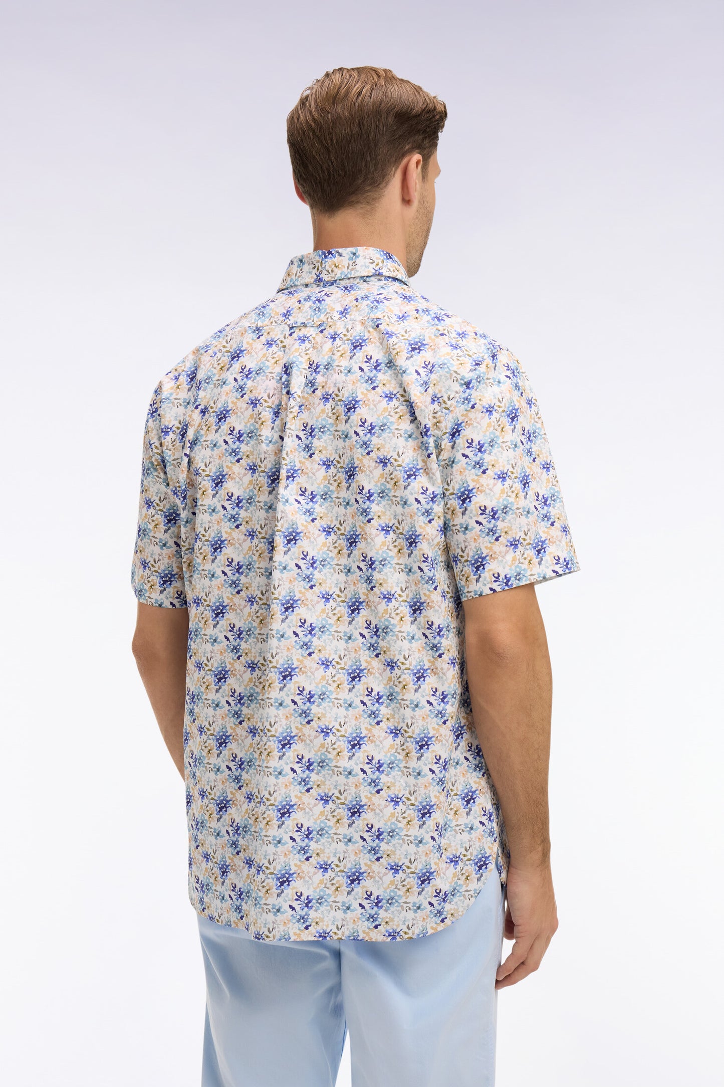 Short-sleeve poplin and chambray shirt with blue floral pattern