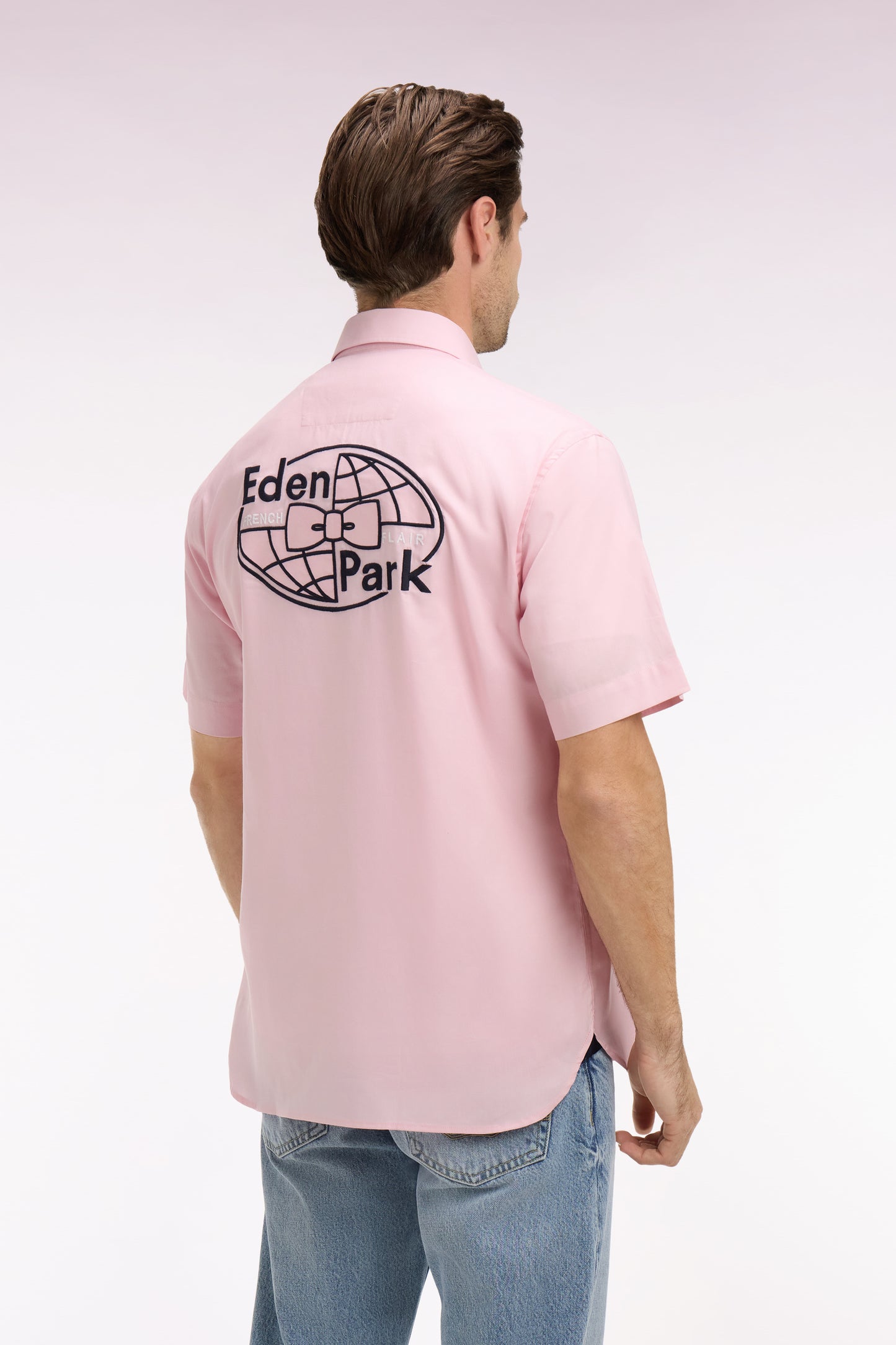 Short-sleeved pink cotton shirt with back embroidery