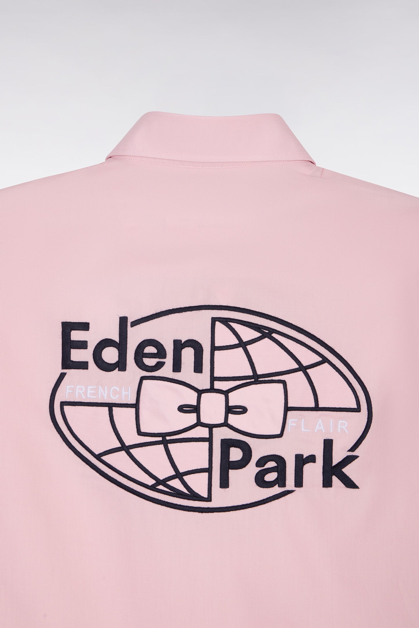 Short-sleeved pink cotton shirt with back embroidery