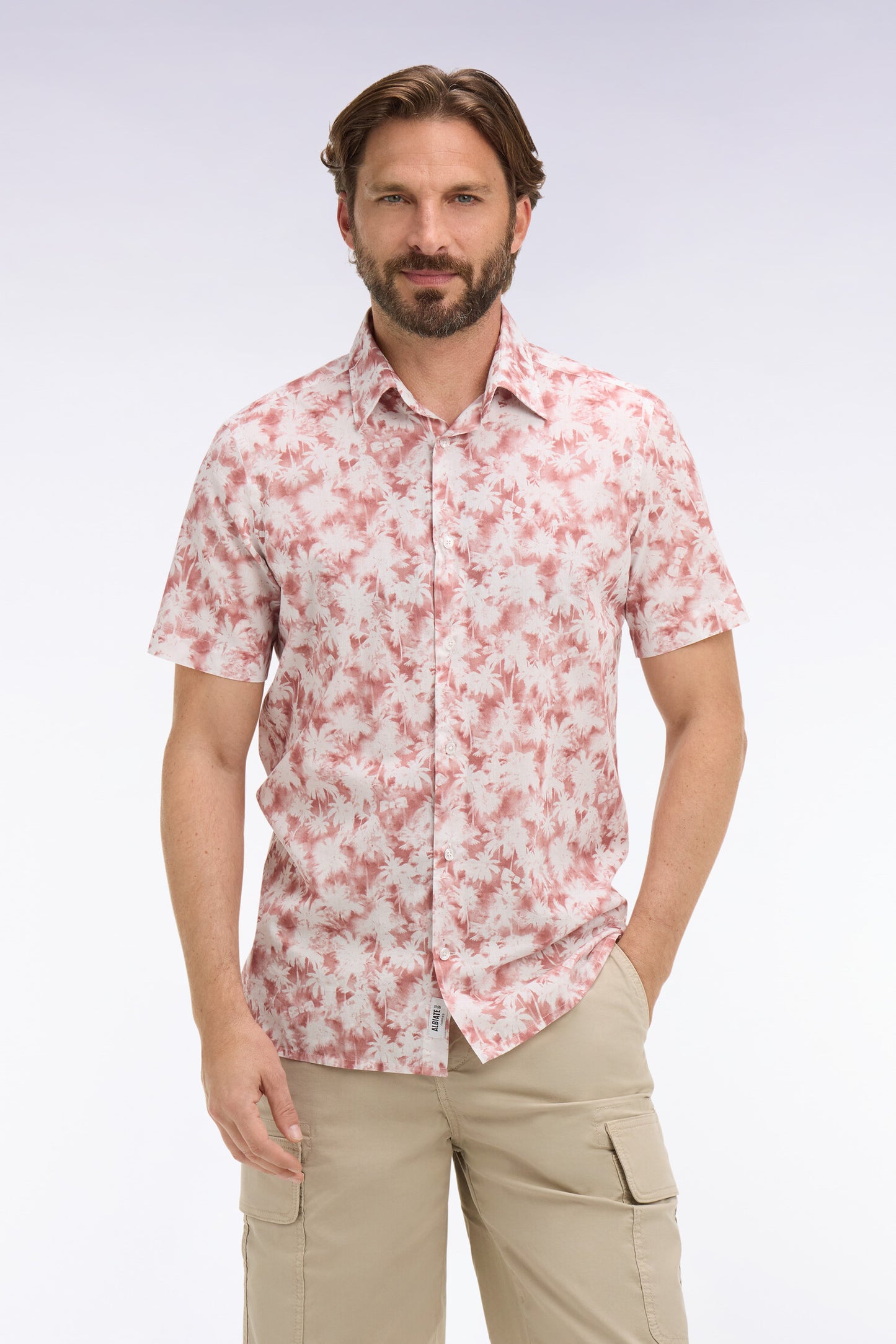 Chemise à manches courtes en popeline de coton à motif floral bordeaux coupe slim