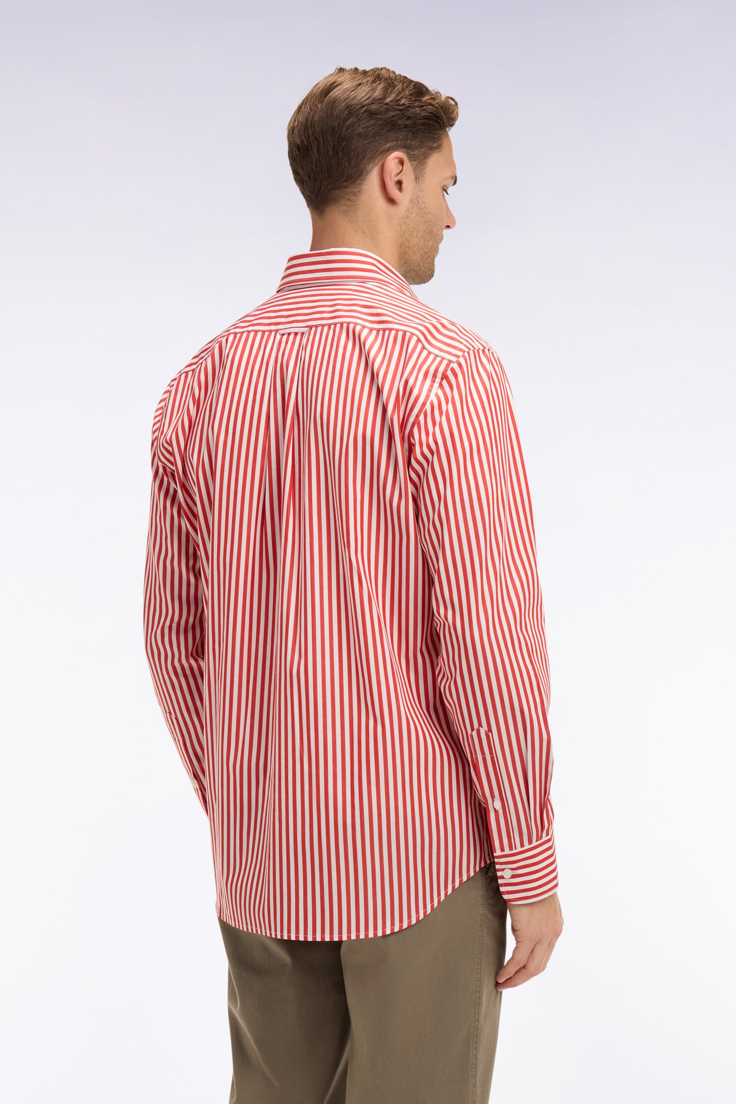 Chemise en coton rouge à rayures bâtons