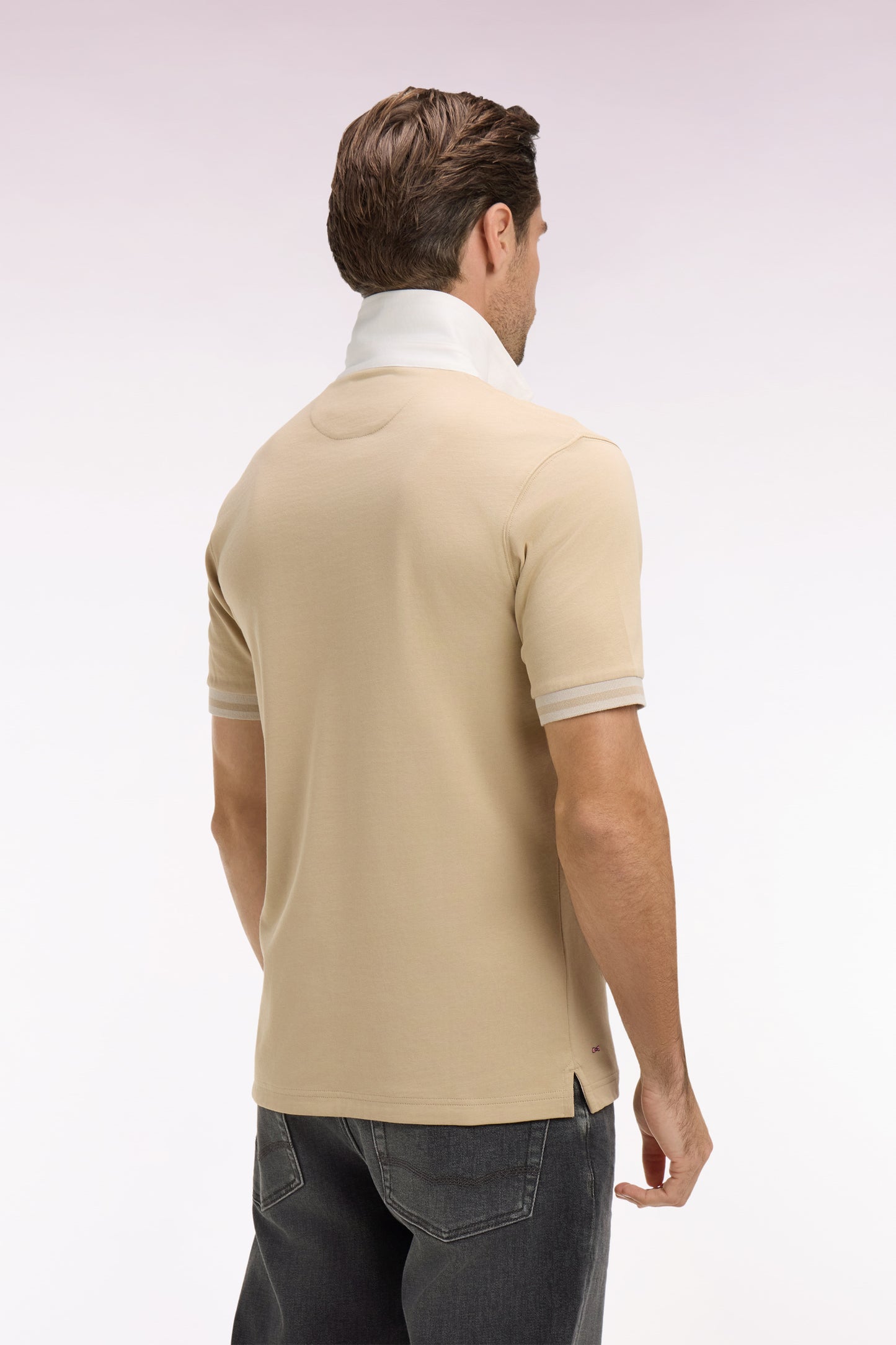 Short-sleeved jersey in beige cotton jersey with embroidered crest, regular fit