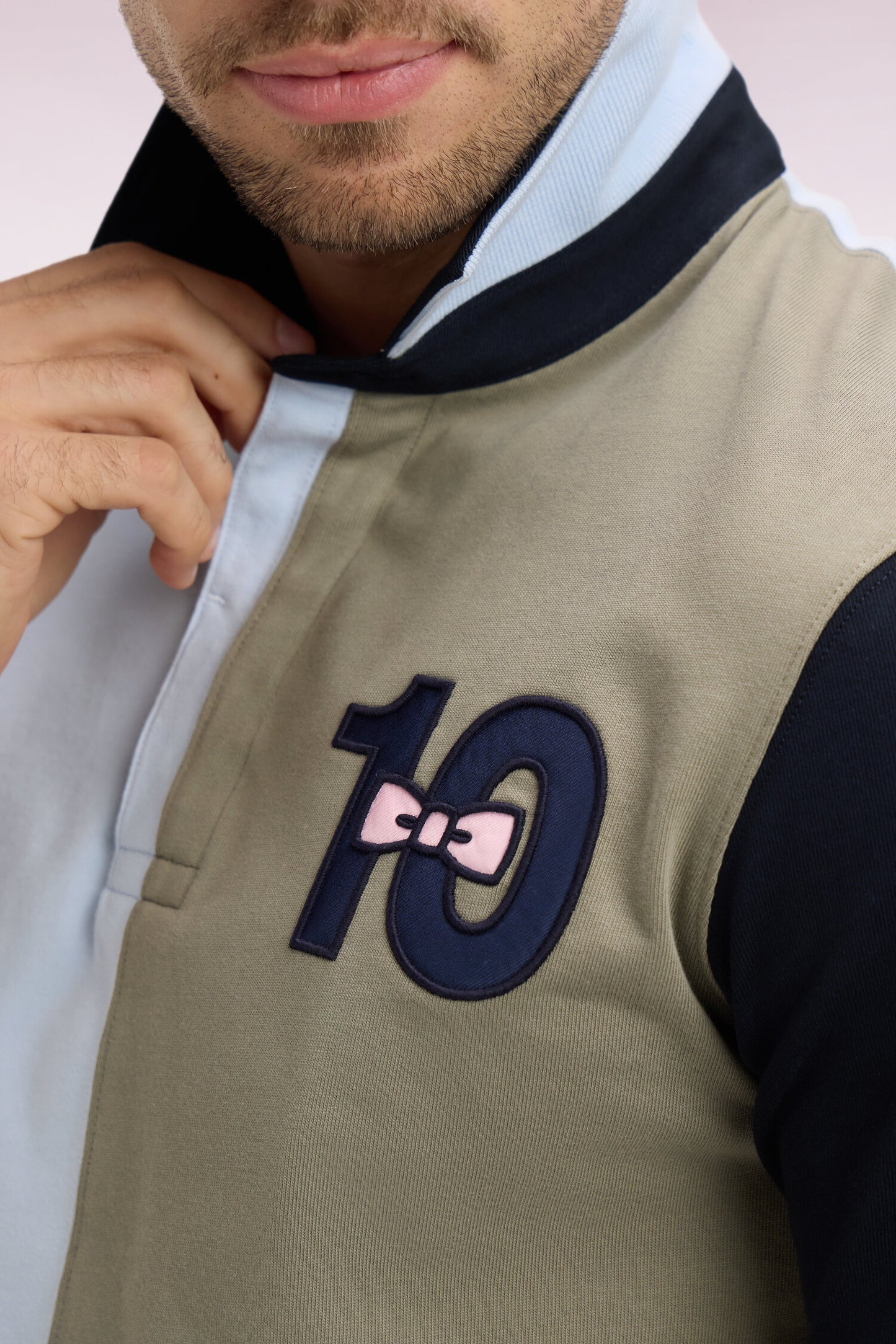 Short-sleeved jersey in two-tone cotton, khaki and sky blue, embroidery 10, regular fit